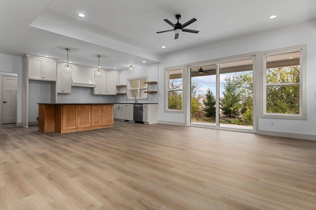 MENASHA, Wisconsin, 54952, United States, 5 Bedrooms Bedrooms, ,3 BathroomsBathrooms,Residential,For Sale,1793690