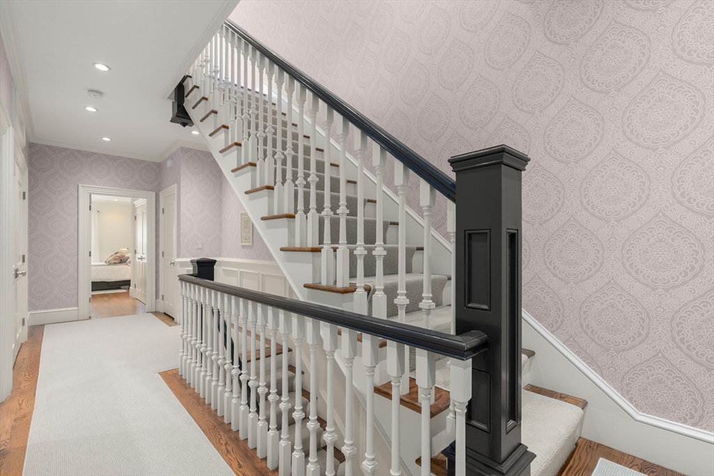 Cambridge, Massachusetts, 02140, United States, 4 Bedrooms Bedrooms, ,4 BathroomsBathrooms,Residential,For Sale,1947050