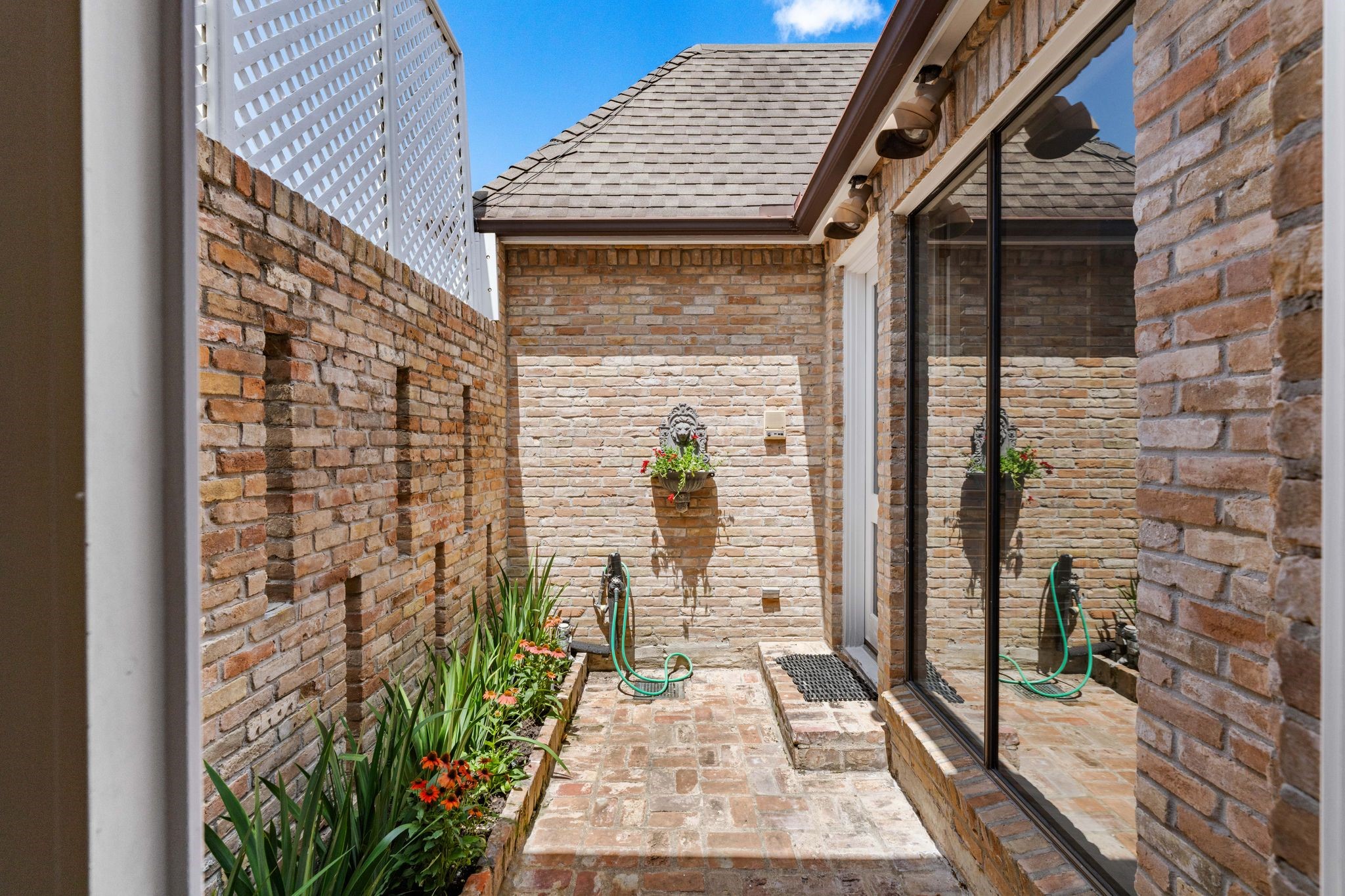  4876 Post Oak Timber Drive - 物件實景
