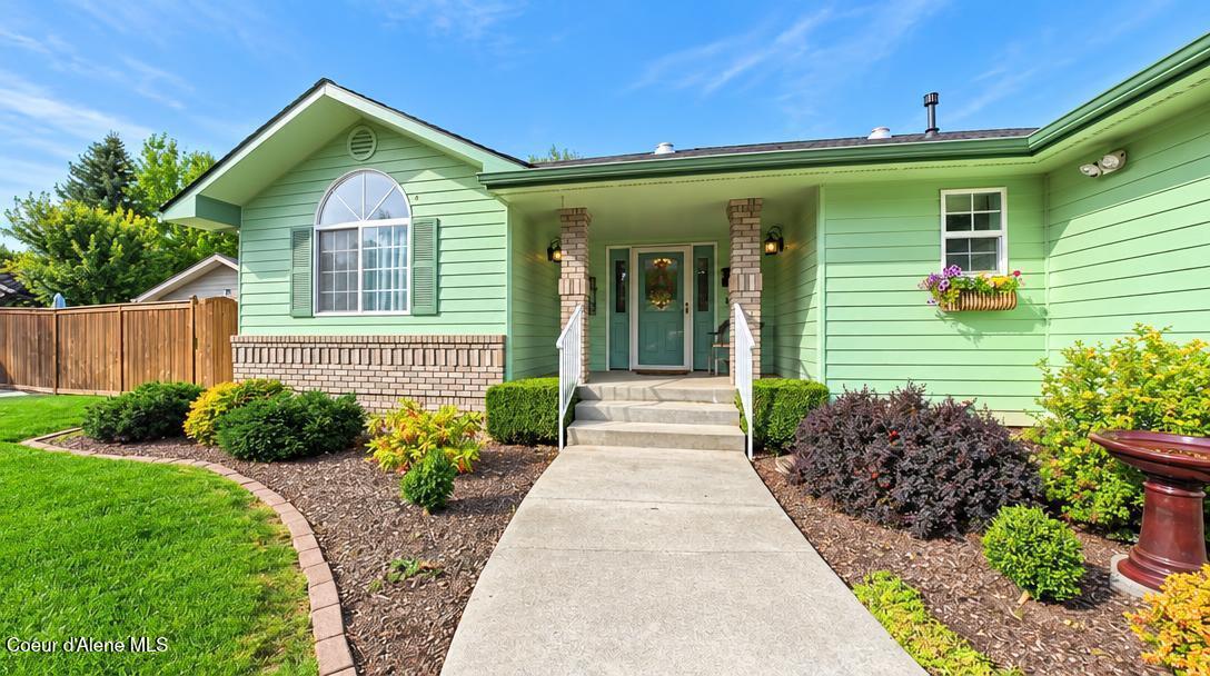 Thomas Hill Dr, Coeur D Alene, ID 83815