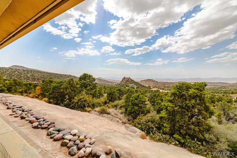 Kingman, Arizona, 86401, United States, 3 Bedrooms Bedrooms, ,2 BathroomsBathrooms,Residential,For Sale,1980873