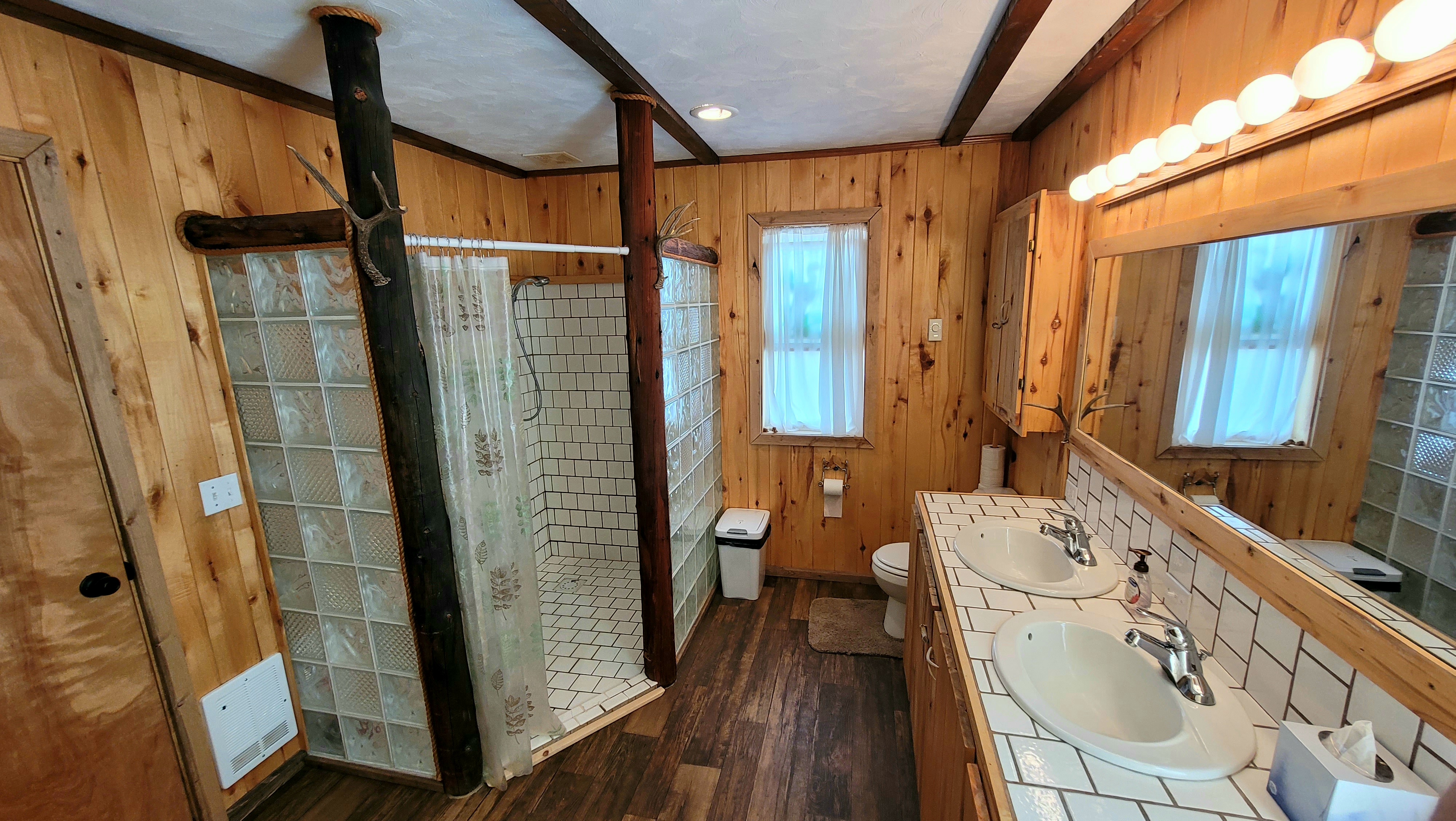 Dillon, Montana, 59725, United States, 3 Bedrooms Bedrooms, ,2 BathroomsBathrooms,Residential,For Sale,1944810