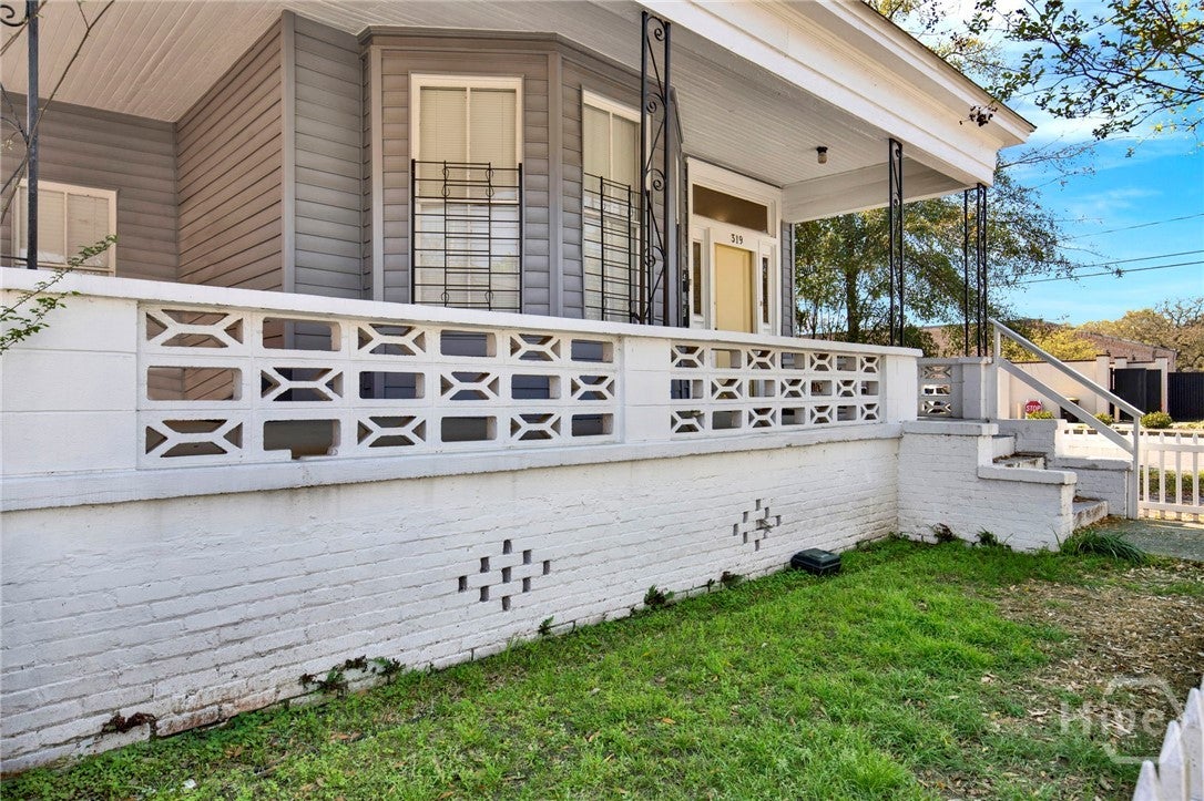 Savannah, Georgia, 31401, United States, 2 Bedrooms Bedrooms, ,3 BathroomsBathrooms,Residential,For Sale,2031134