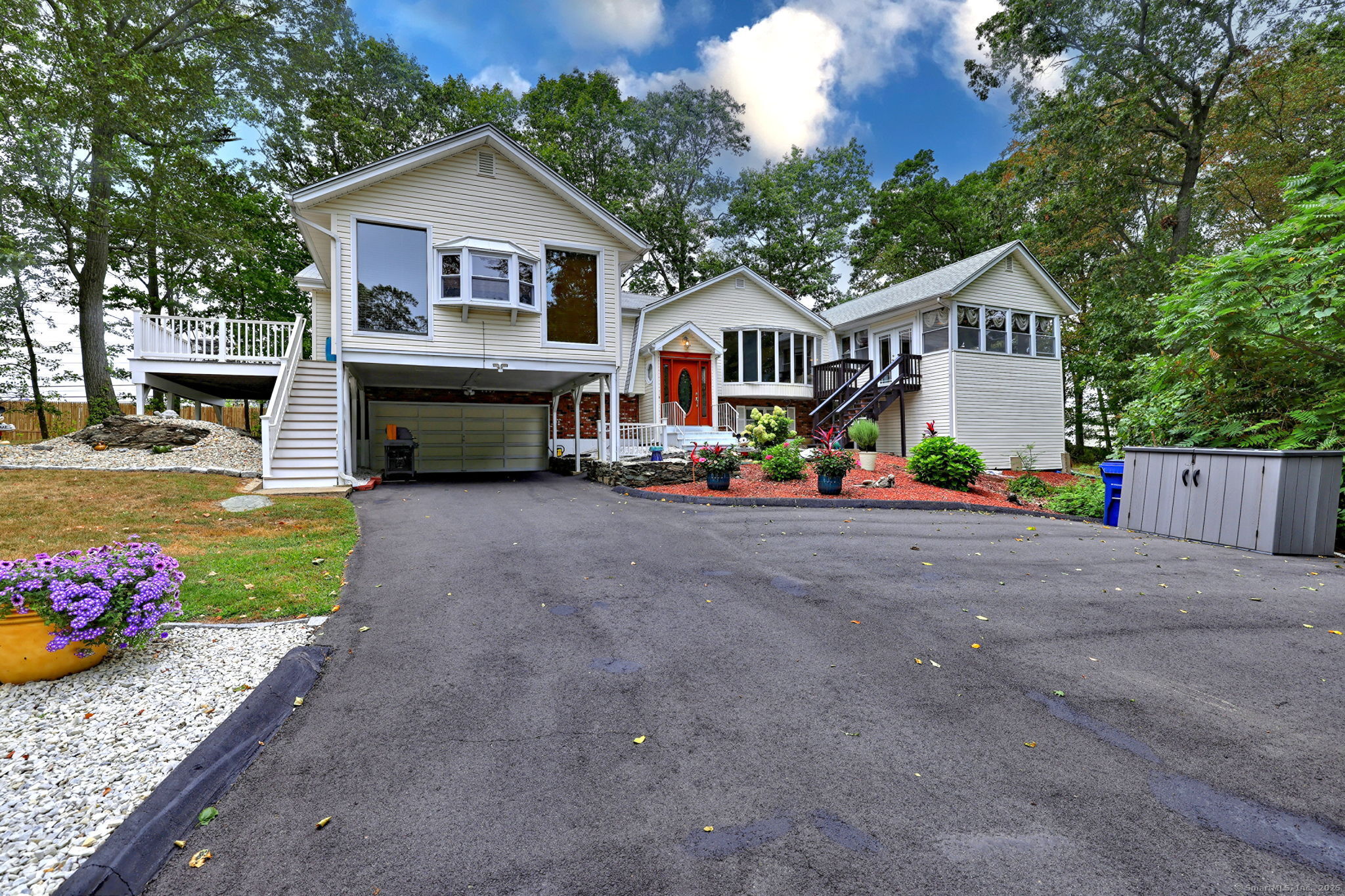 West Haven, Connecticut, 06516, United States, 3 Bedrooms Bedrooms, ,2 BathroomsBathrooms,Residential,For Sale,1925877