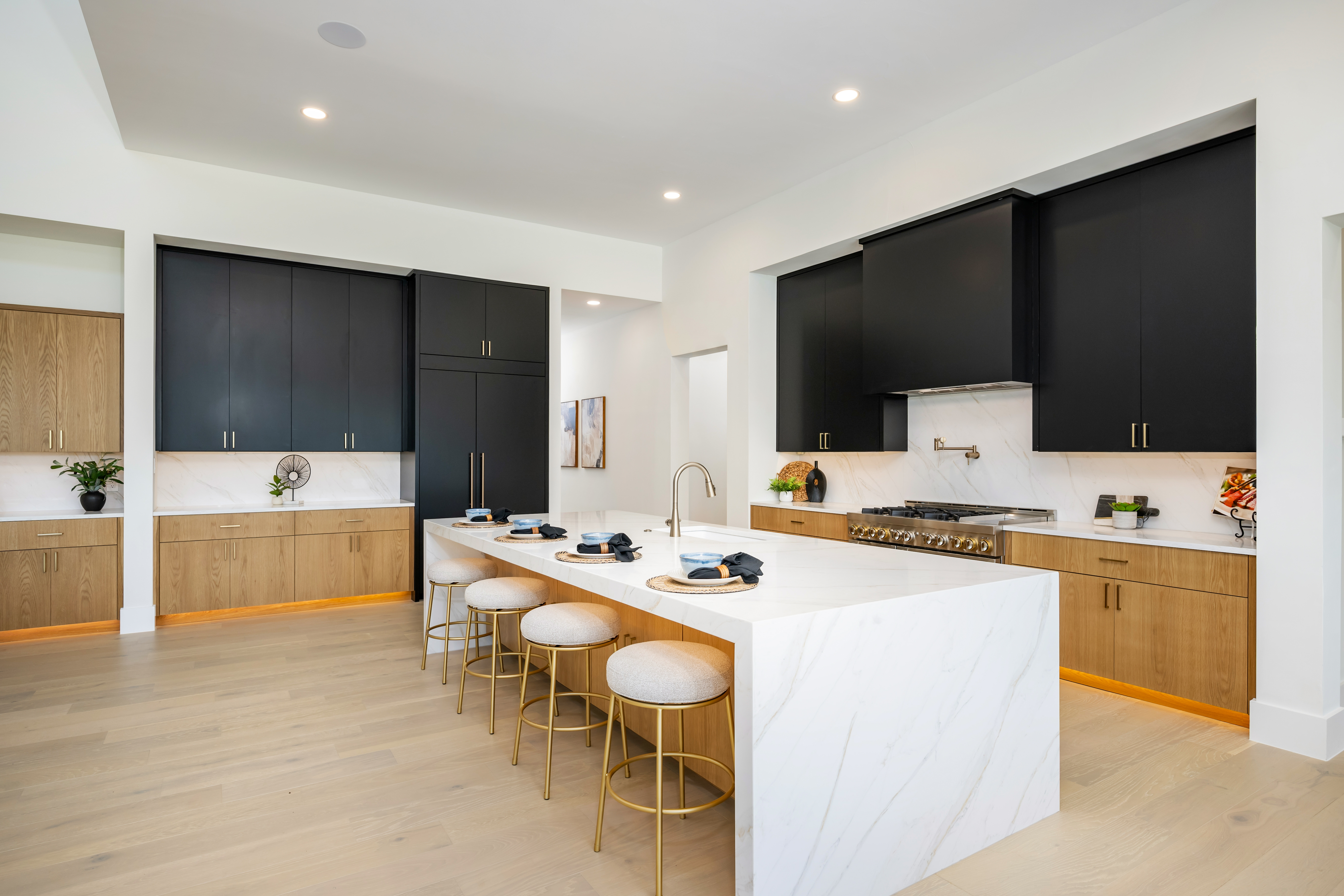  Modern Luxury on 1 Acre - 物件實景