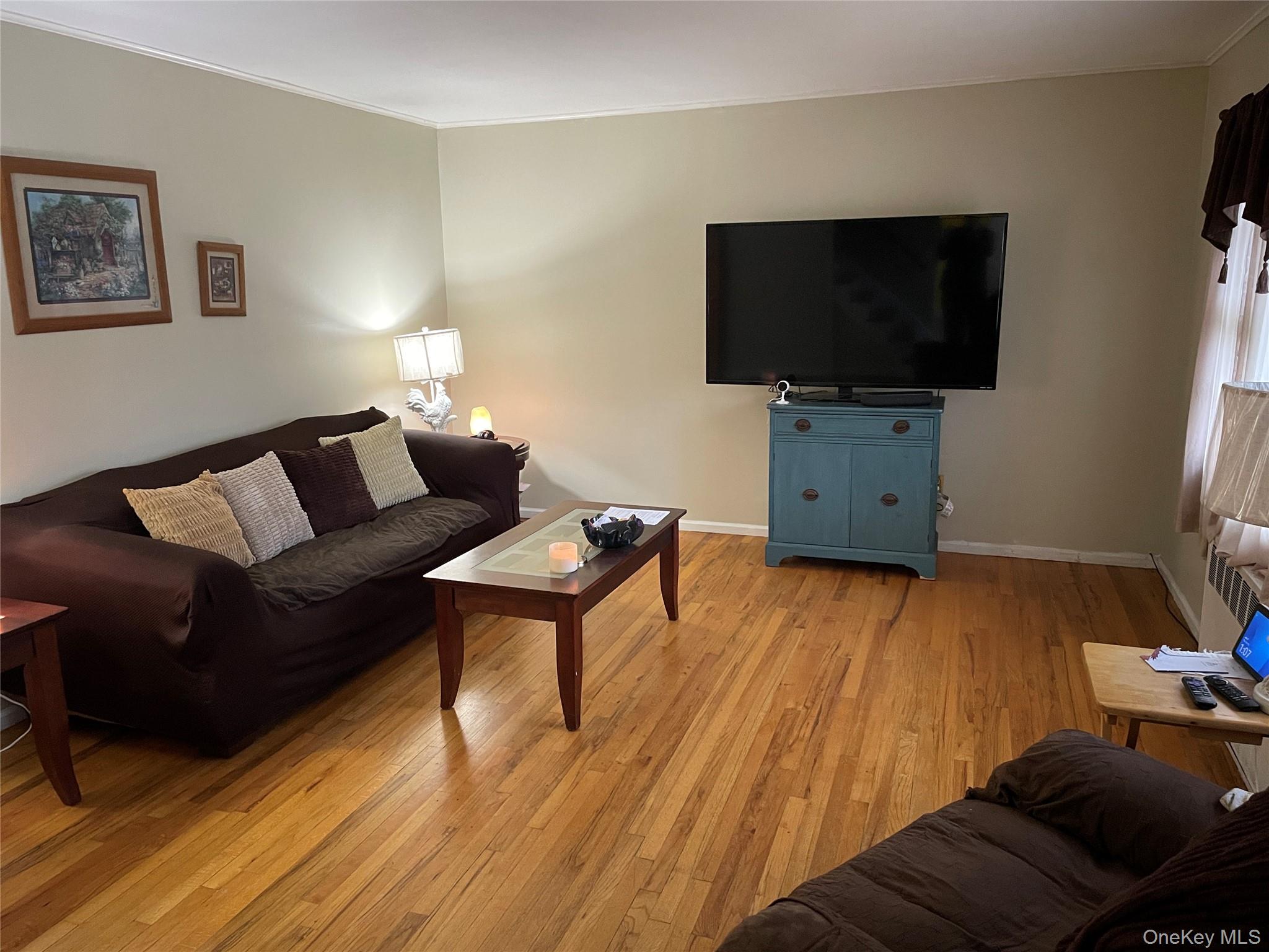 Lindenhurst, New York, 11757, United States, 4 Bedrooms Bedrooms, ,2 BathroomsBathrooms,Residential,For Sale,1989888