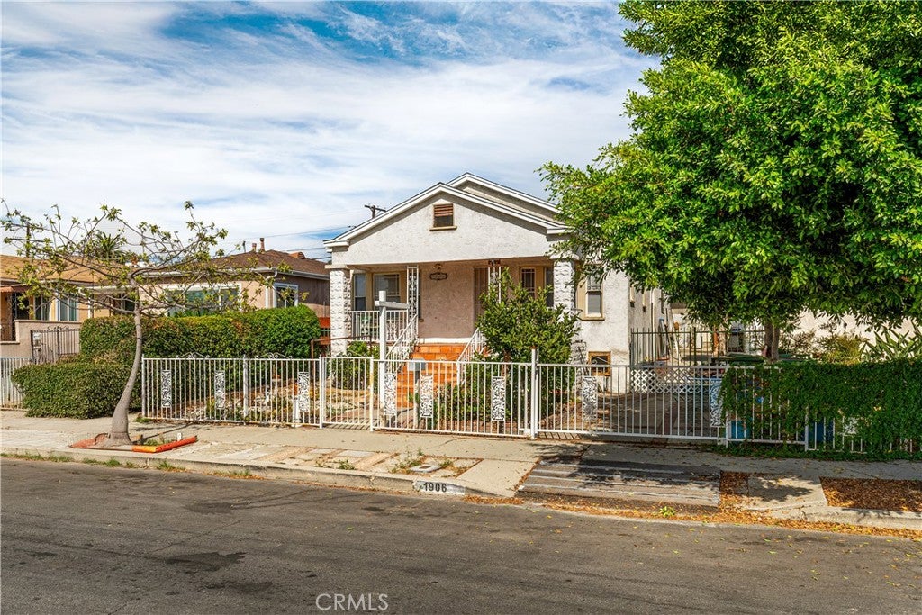 Los Angeles, California, 90032, United States, 3 Bedrooms Bedrooms, ,1 BathroomBathrooms,Residential,For Sale,1923092