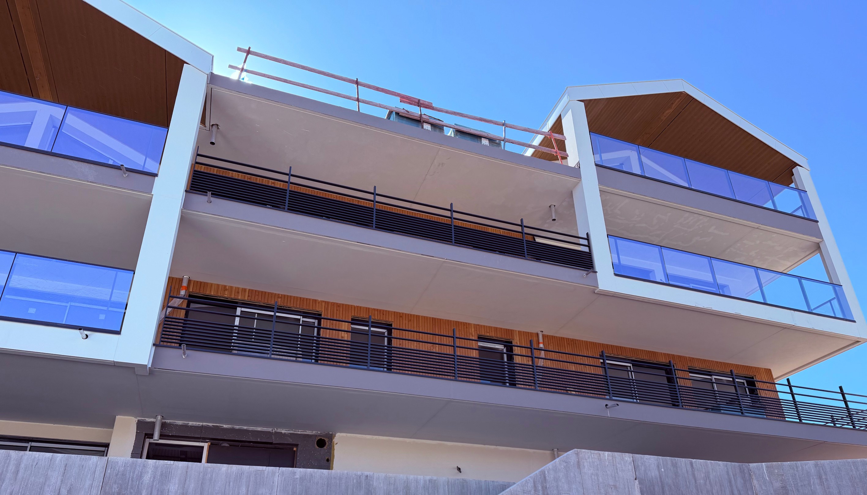  Sale PENTHOUSE WITH LAKE VIEW - 物件實景