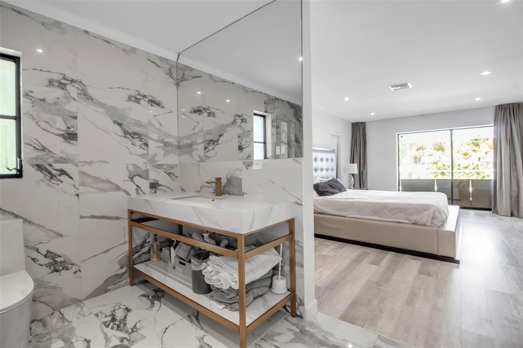 Sarasota, Florida, 34231, United States, 3 Bedrooms Bedrooms, ,2 BathroomsBathrooms,Residential,For Sale,1988164