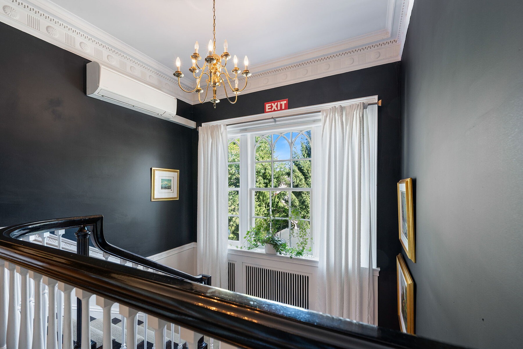  Neo-Classical Revival Home - 物件實景