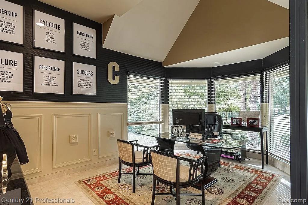 OrchardLake, Michigan, 48323, United States, 5 Bedrooms Bedrooms, ,5 BathroomsBathrooms,Residential,For Sale,1980200