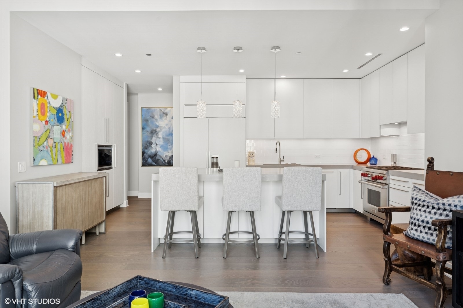 Chicago, Illinois, 60611, United States, 3 Bedrooms Bedrooms, ,4 BathroomsBathrooms,Residential,For Sale,1903791