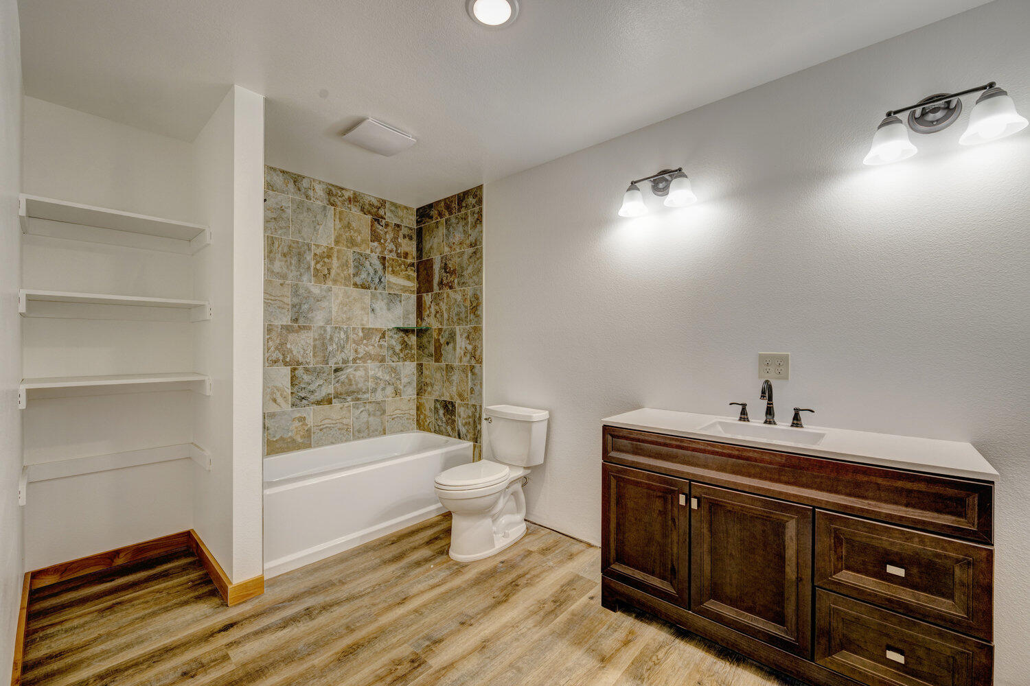 Wyarno, Wyoming, 82845, United States, 6 Bedrooms Bedrooms, ,3 BathroomsBathrooms,Residential,For Sale,1941792