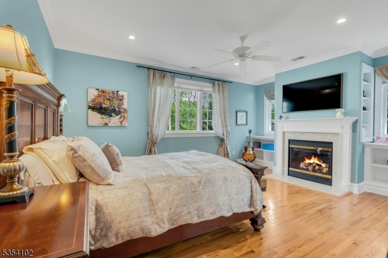 Morristown Town, New Jersey, 07960, United States, 2 Bedrooms Bedrooms, ,3 BathroomsBathrooms,Residential,For Sale,1992916