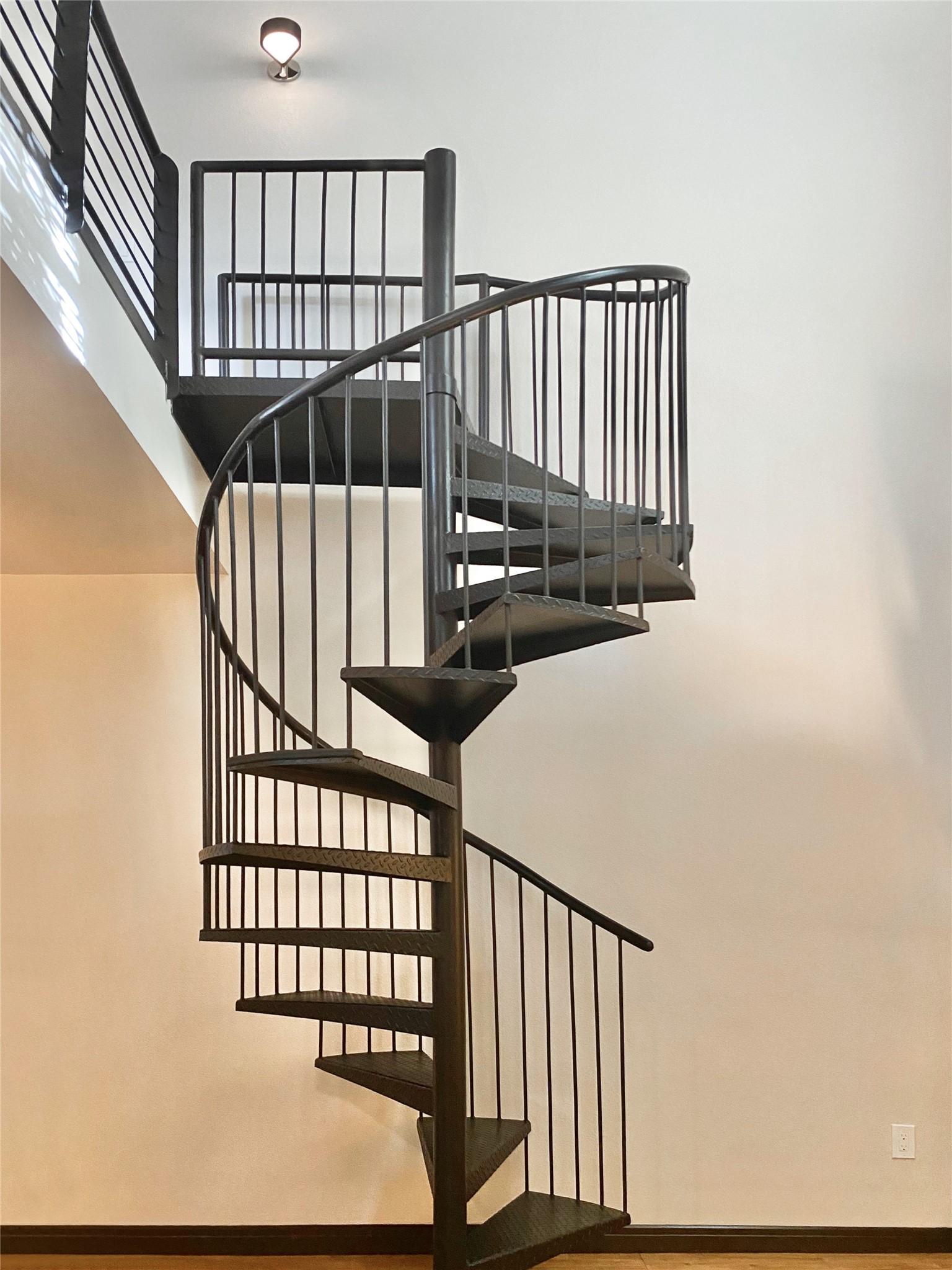  301 Central Avenue Ne #113 - 物件實景