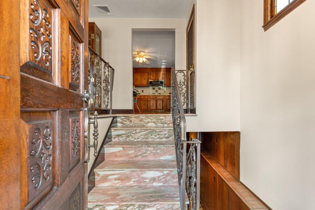 Everett, Massachusetts, 02149, United States, 3 Bedrooms Bedrooms, ,2 BathroomsBathrooms,Residential,For Sale,1937012