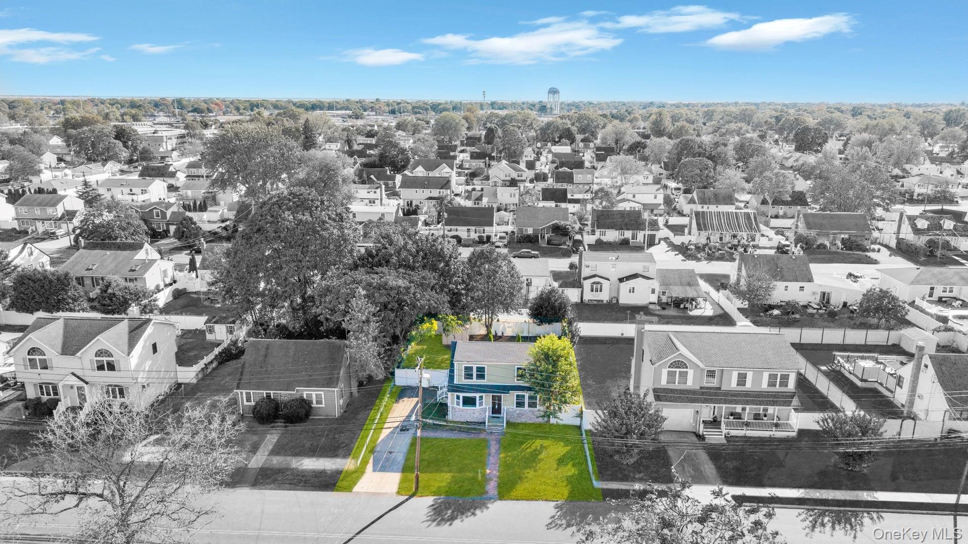 Lindenhurst, New York, 11757, United States, 4 Bedrooms Bedrooms, ,2 BathroomsBathrooms,Residential,For Sale,1965289