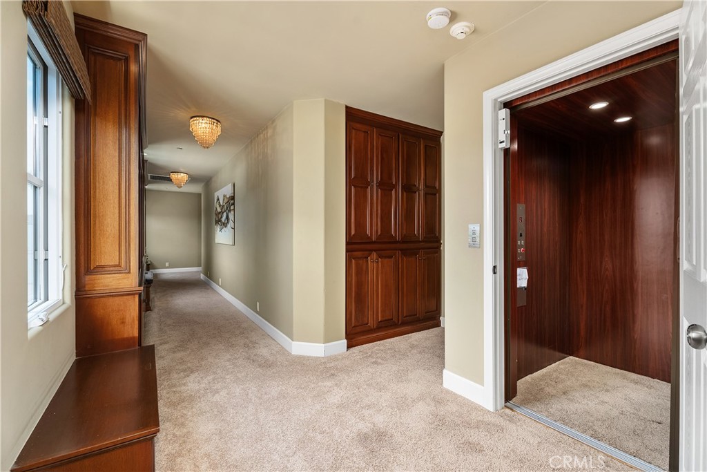 Newport Beach, California, 92663, United States, 5 Bedrooms Bedrooms, ,4 BathroomsBathrooms,Residential,For Sale,1848621