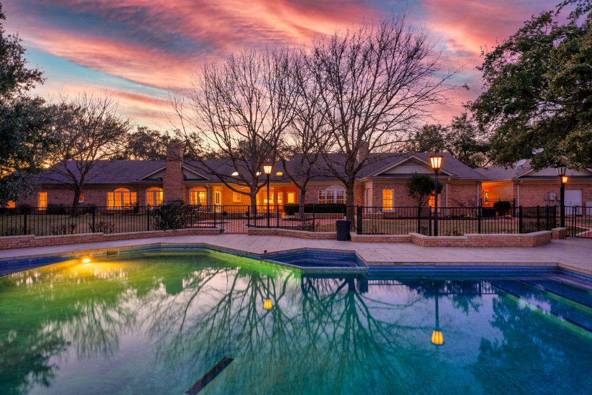 Belton, Texas, 76513, United States, 3 Bedrooms Bedrooms, ,5 BathroomsBathrooms,Residential,For Sale,1883238