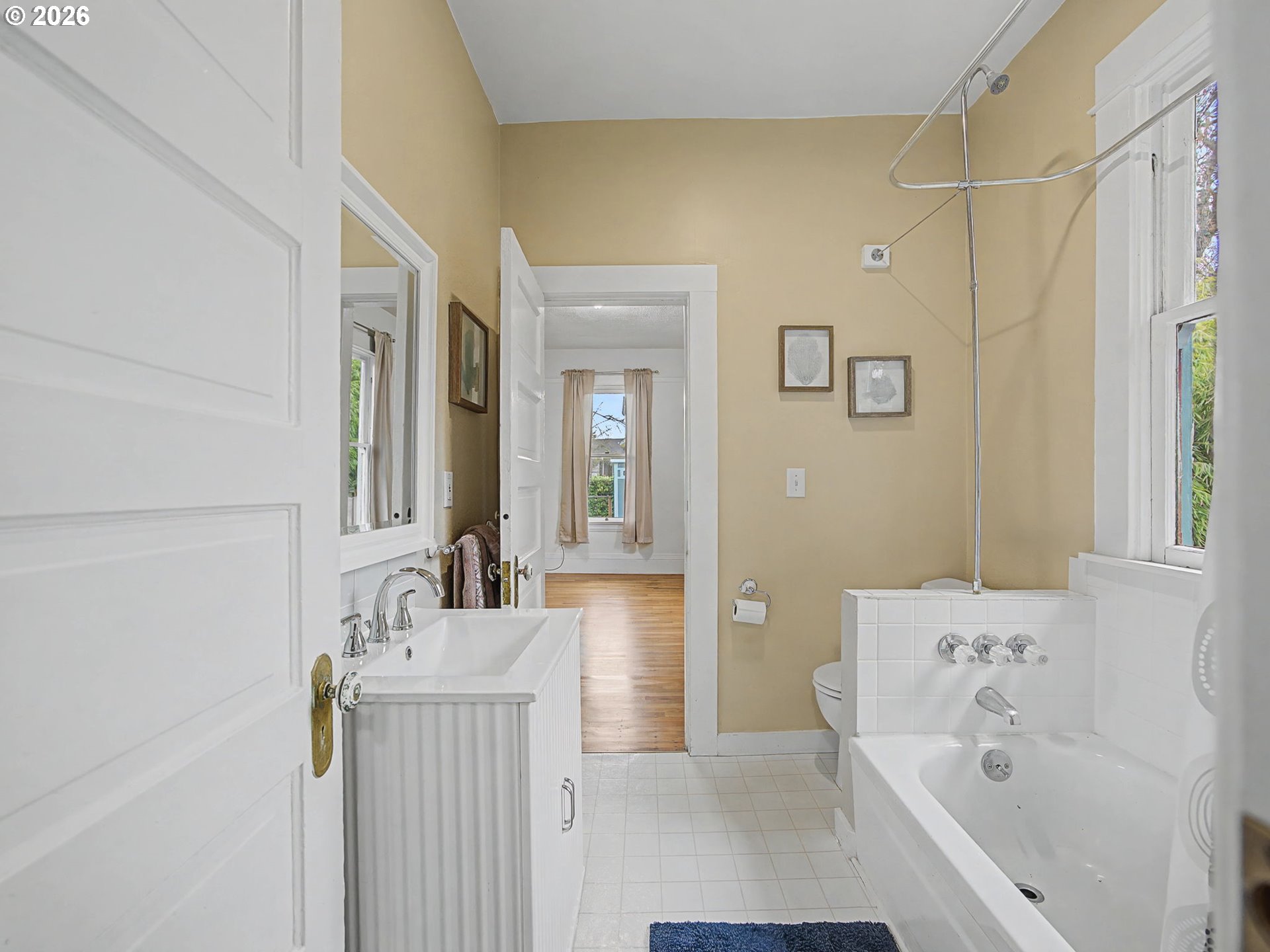 Portland, Oregon, 97212, United States, 5 Bedrooms Bedrooms, ,3 BathroomsBathrooms,Residential,For Sale,2043589