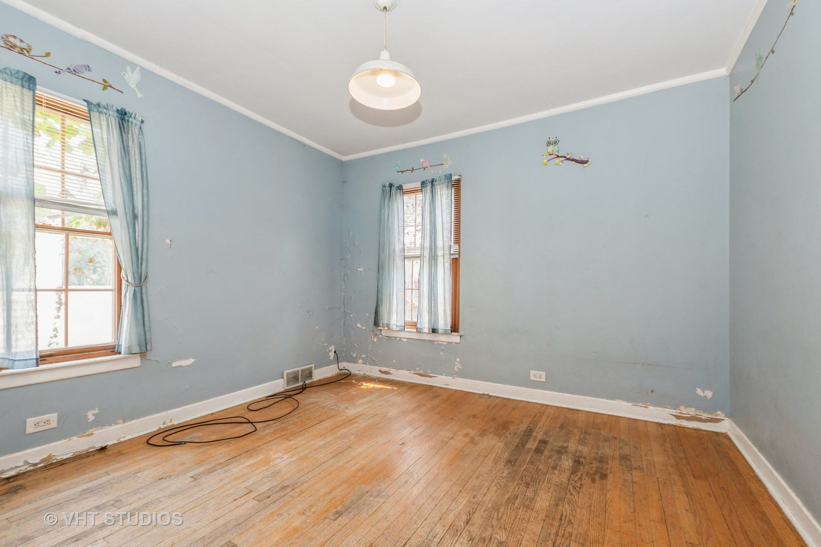 Chicago, Illinois, 60643, United States, 4 Bedrooms Bedrooms, ,3 BathroomsBathrooms,Residential,For Sale,1910863