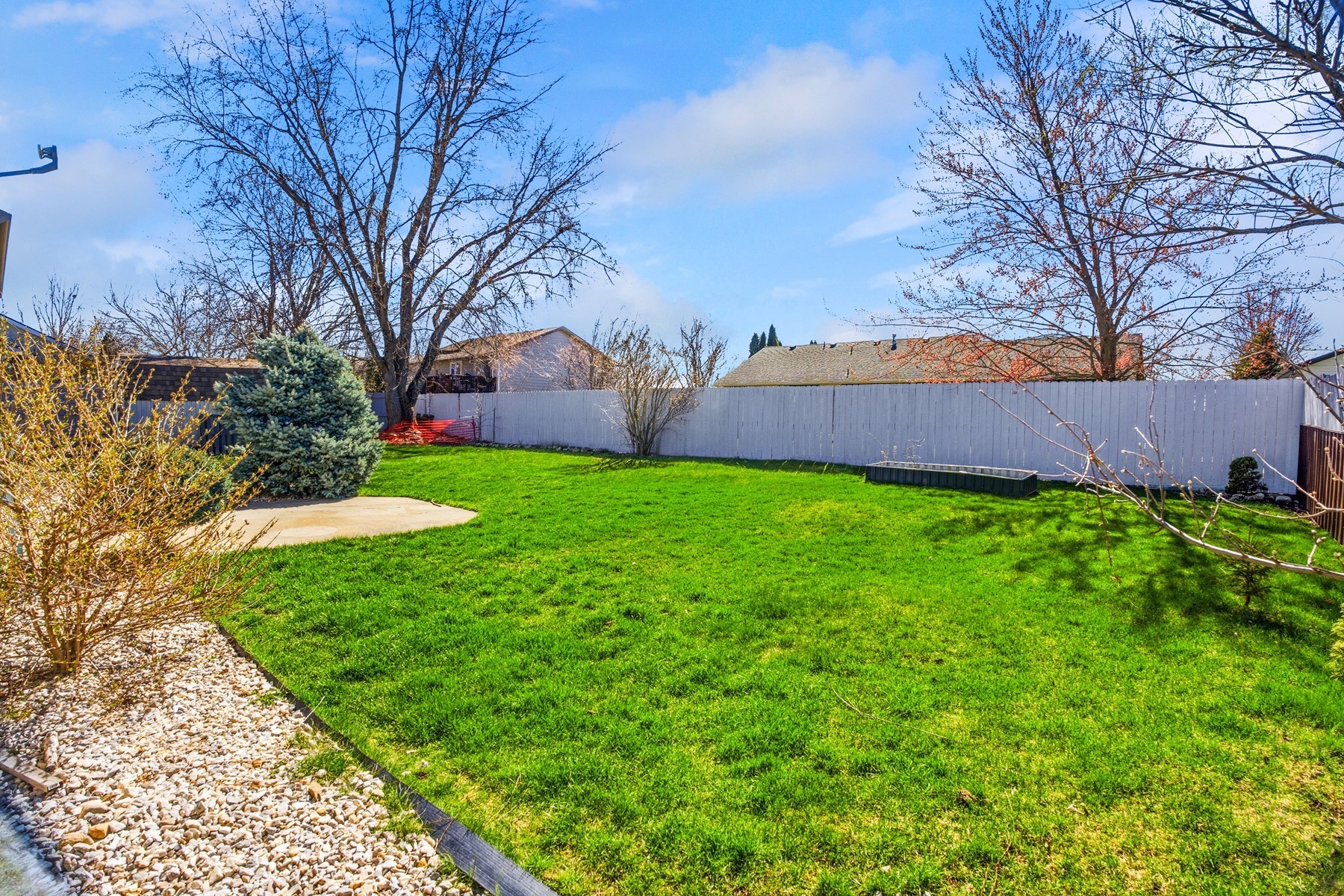  Single-Level Living with Key Updates - 物件實景