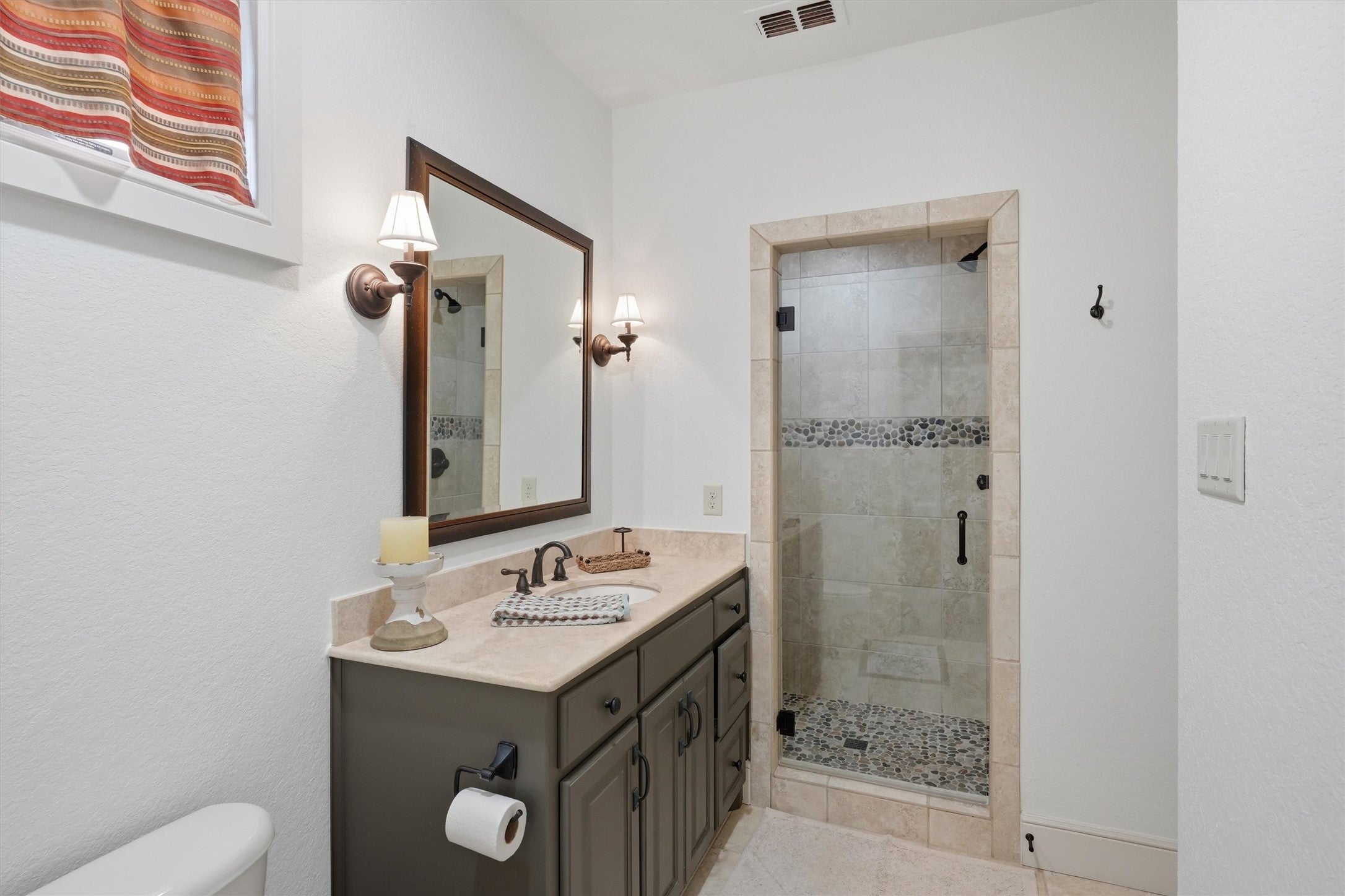 Graford, Texas, 76449, United States, 4 Bedrooms Bedrooms, ,5 BathroomsBathrooms,Residential,For Sale,2048320