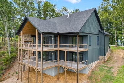 Blairsville, Georgia, 30512, United States, 4 Bedrooms Bedrooms, ,6 BathroomsBathrooms,Residential,For Sale,1940462
