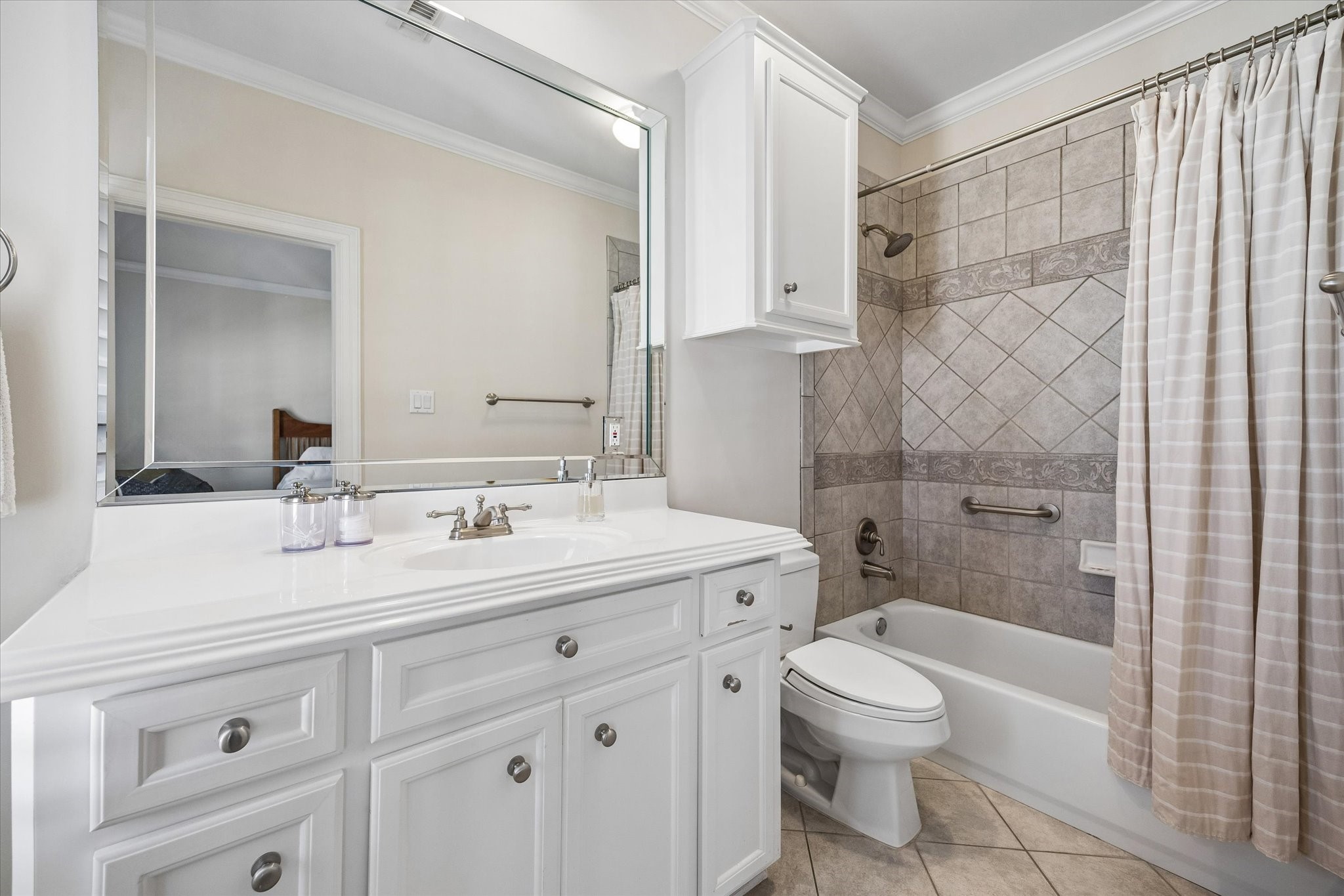  2426 Nantucket Drive B - 物件實景