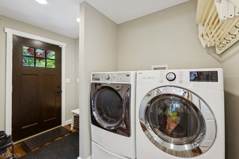 North Caldwell Boro, New Jersey, 07006, United States, 4 Bedrooms Bedrooms, ,2 BathroomsBathrooms,Residential,For Sale,1924454