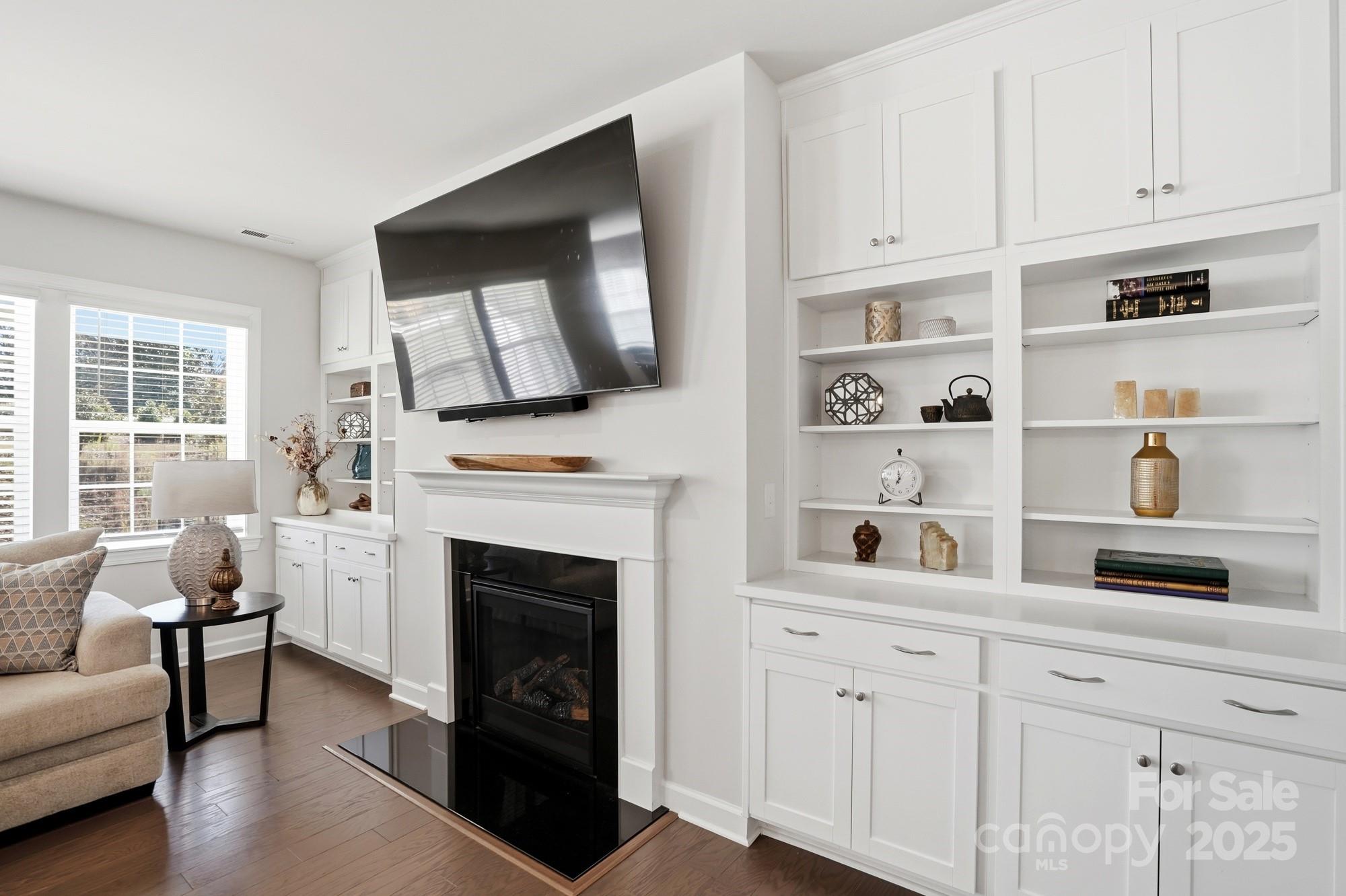 Huntersville, North Carolina, 28078, United States, 4 Bedrooms Bedrooms, ,4 BathroomsBathrooms,Residential,For Sale,1992464