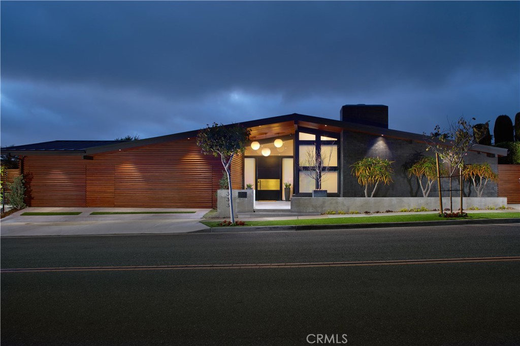 Corona del Mar, California, 92625, United States, 4 Bedrooms Bedrooms, ,5 BathroomsBathrooms,Residential,For Sale,1819361
