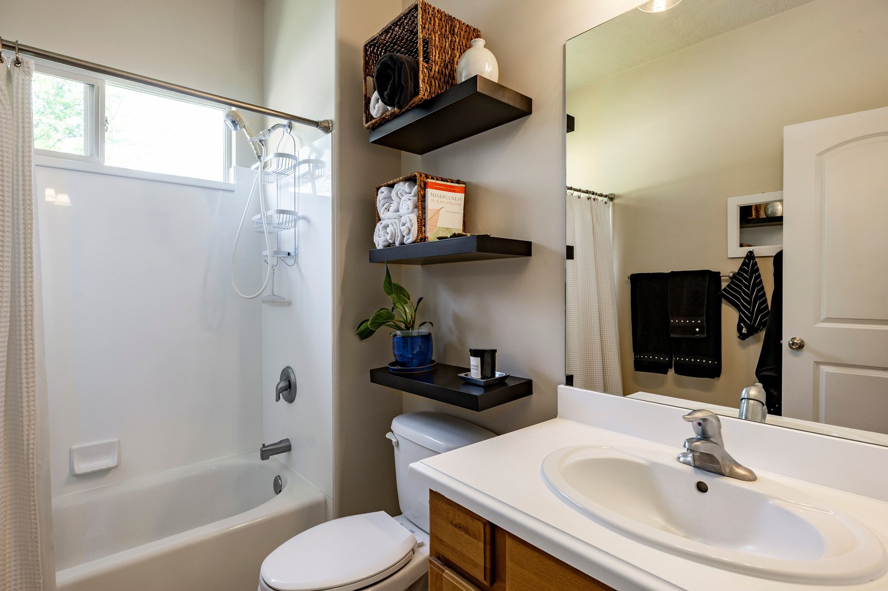  Enjoy Single Level Living at It