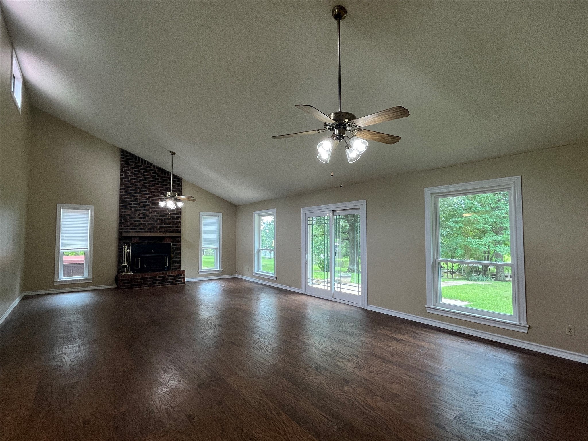 Pittsburg, Texas, 75686, United States, 3 Bedrooms Bedrooms, ,2 BathroomsBathrooms,Residential,For Sale,1850208