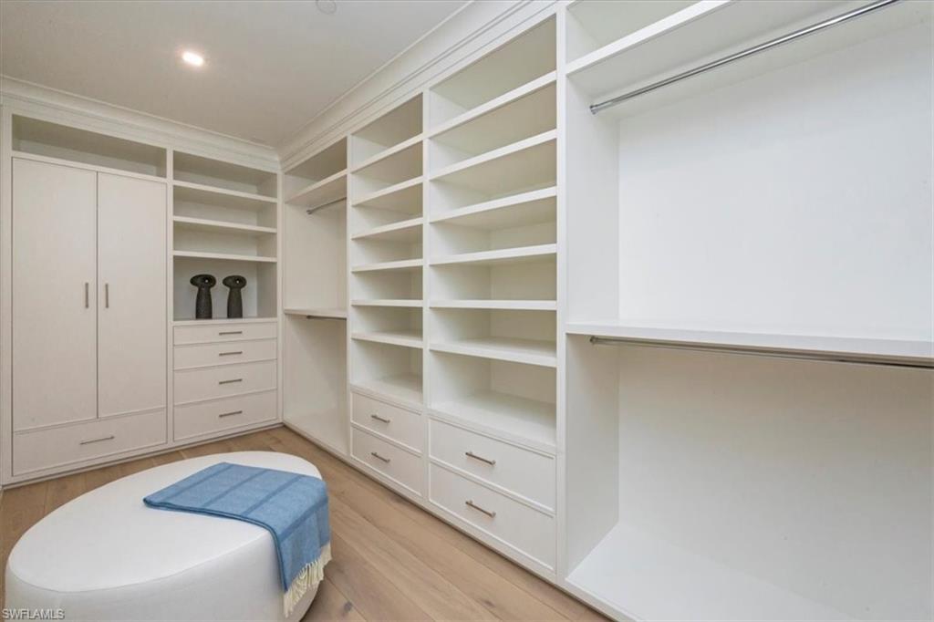 Naples, Florida, 34102, United States, 4 Bedrooms Bedrooms, ,5 BathroomsBathrooms,Residential,For Sale,1995804