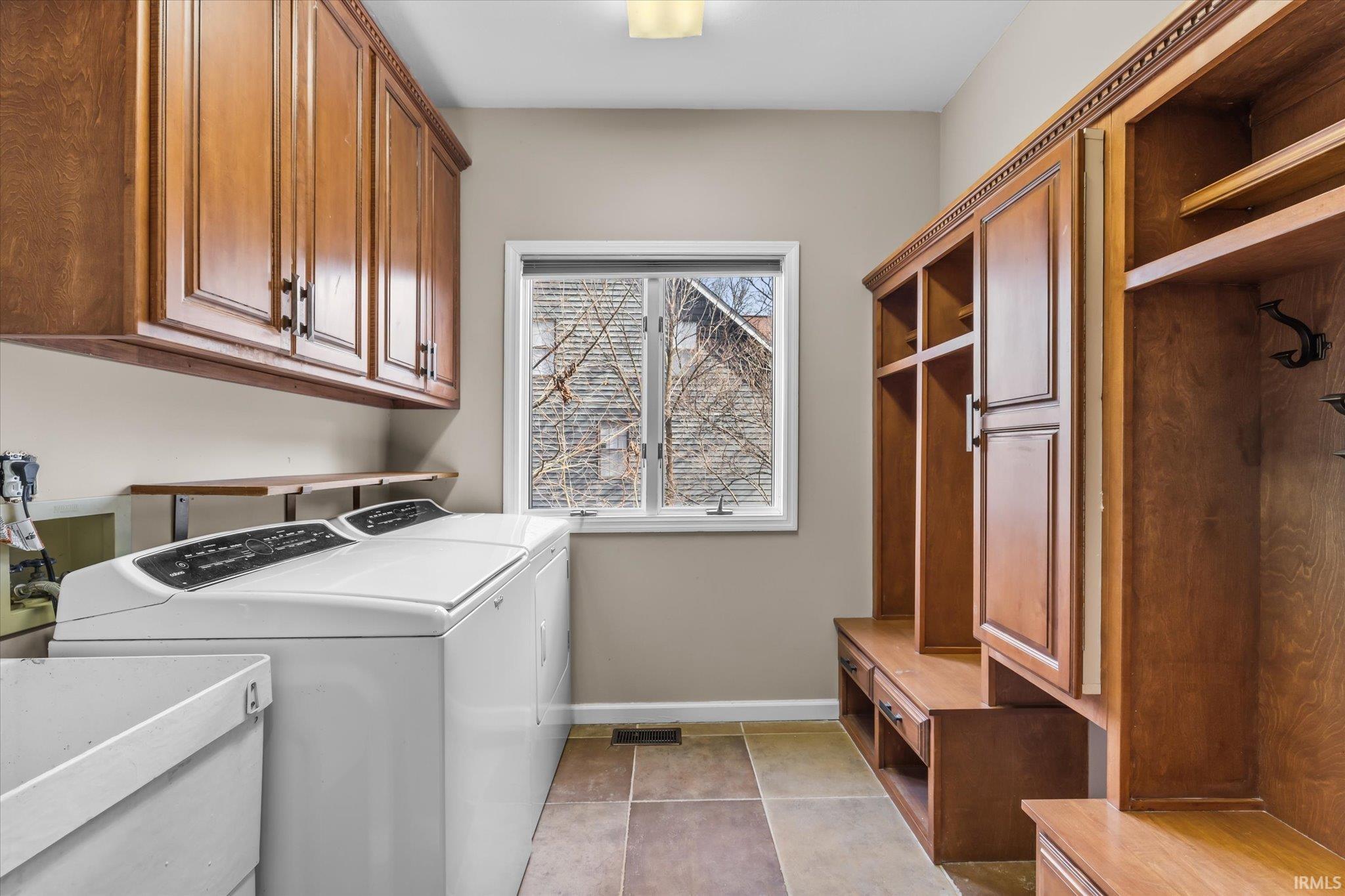 Bloomington, Indiana, 47401, United States, 5 Bedrooms Bedrooms, ,4 BathroomsBathrooms,Residential,For Sale,1924485
