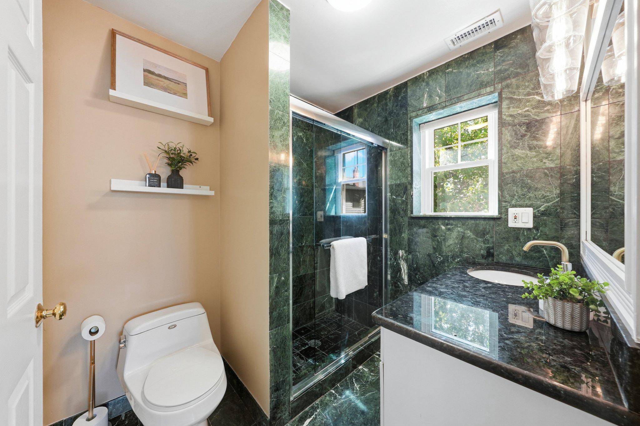  230 Aspen Street, Alexandria, VA, 22305 - 物件實景
