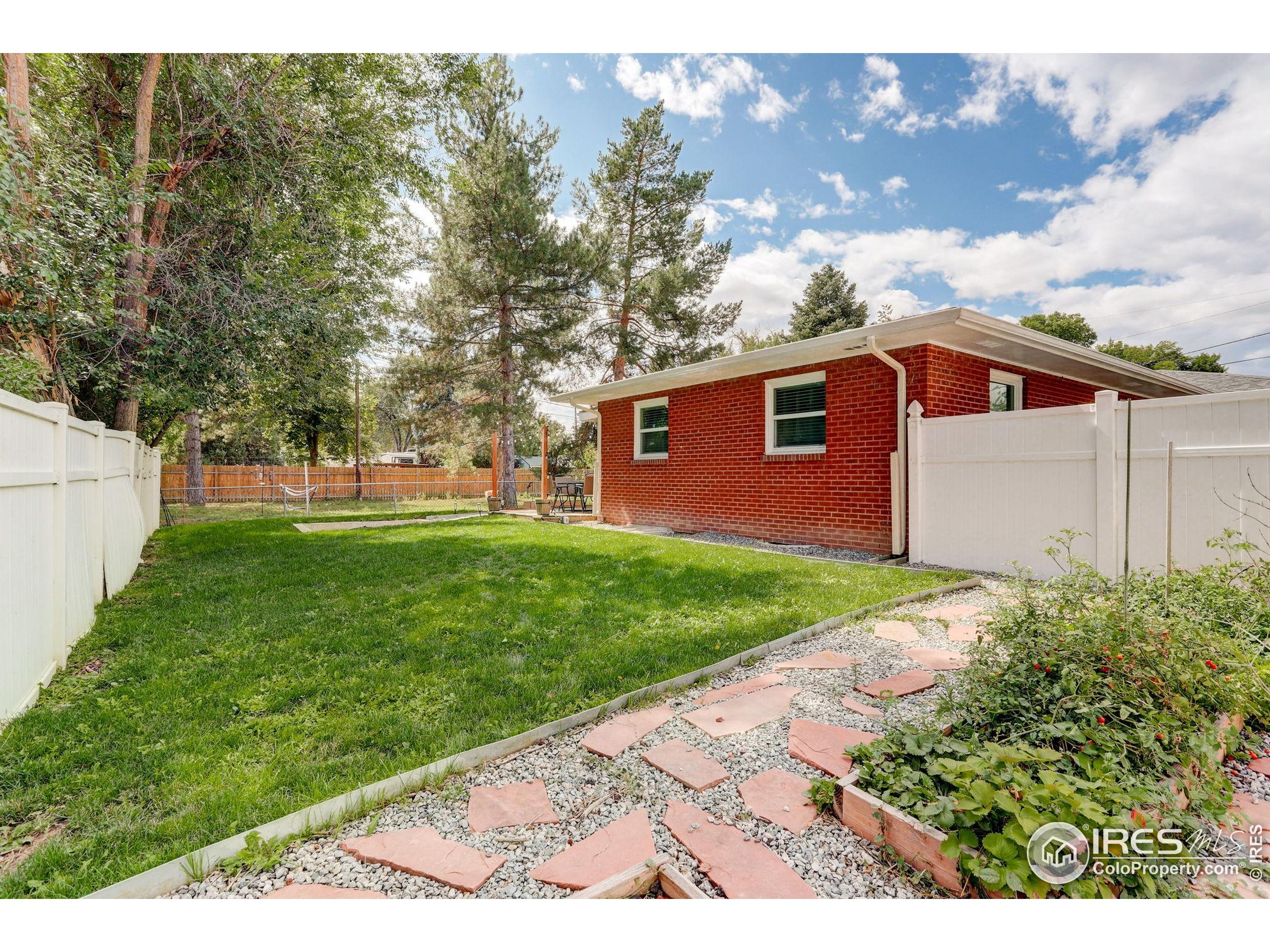 Longmont, Colorado, 80501, United States, 3 Bedrooms Bedrooms, ,1 BathroomBathrooms,Residential,For Sale,1948840