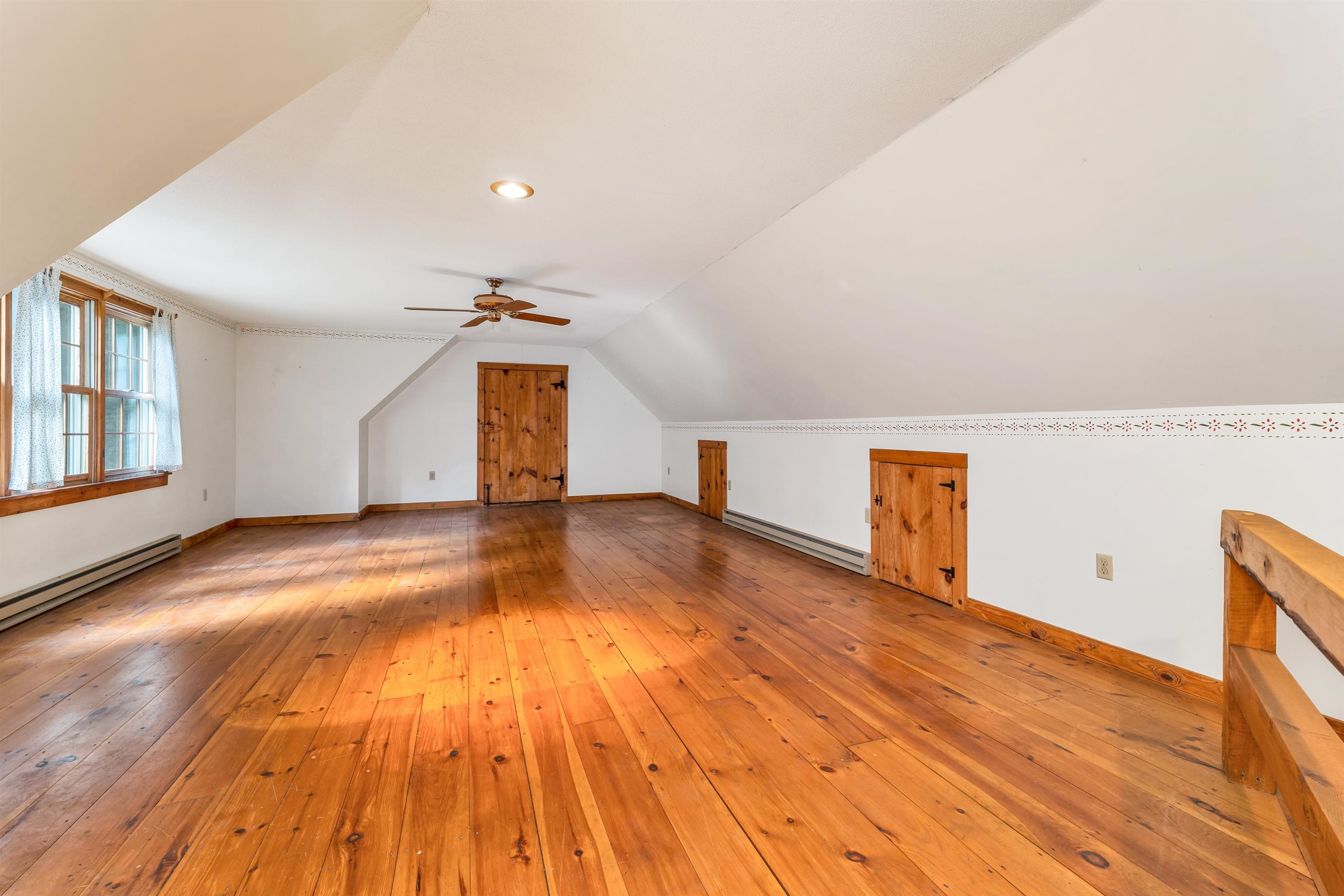 Chesterfield, New Hampshire, 03466, United States, 4 Bedrooms Bedrooms, ,2 BathroomsBathrooms,Residential,For Sale,1934189