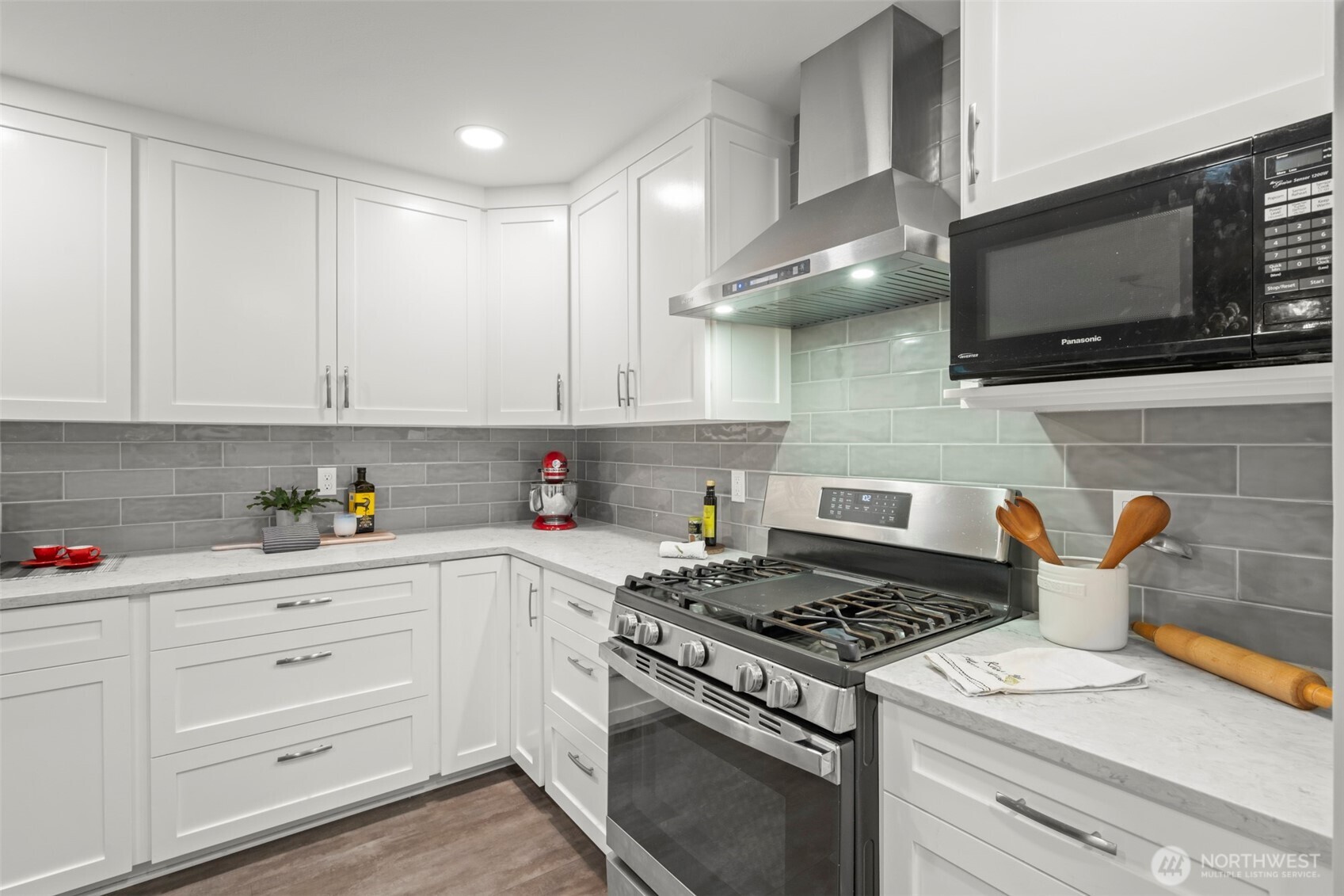 Des Moines, Washington, 98198, United States, 4 Bedrooms Bedrooms, ,2 BathroomsBathrooms,Residential,For Sale,1987867