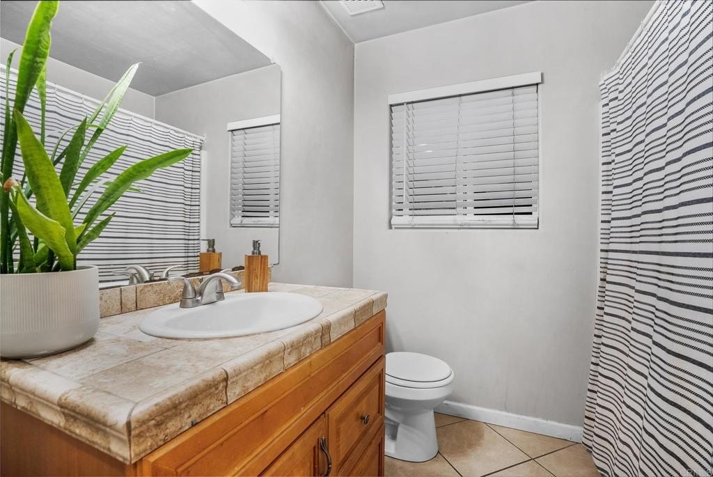 Chula Vista, California, 91911, United States, 10 Bedrooms Bedrooms, ,Residential,For Sale,1991347