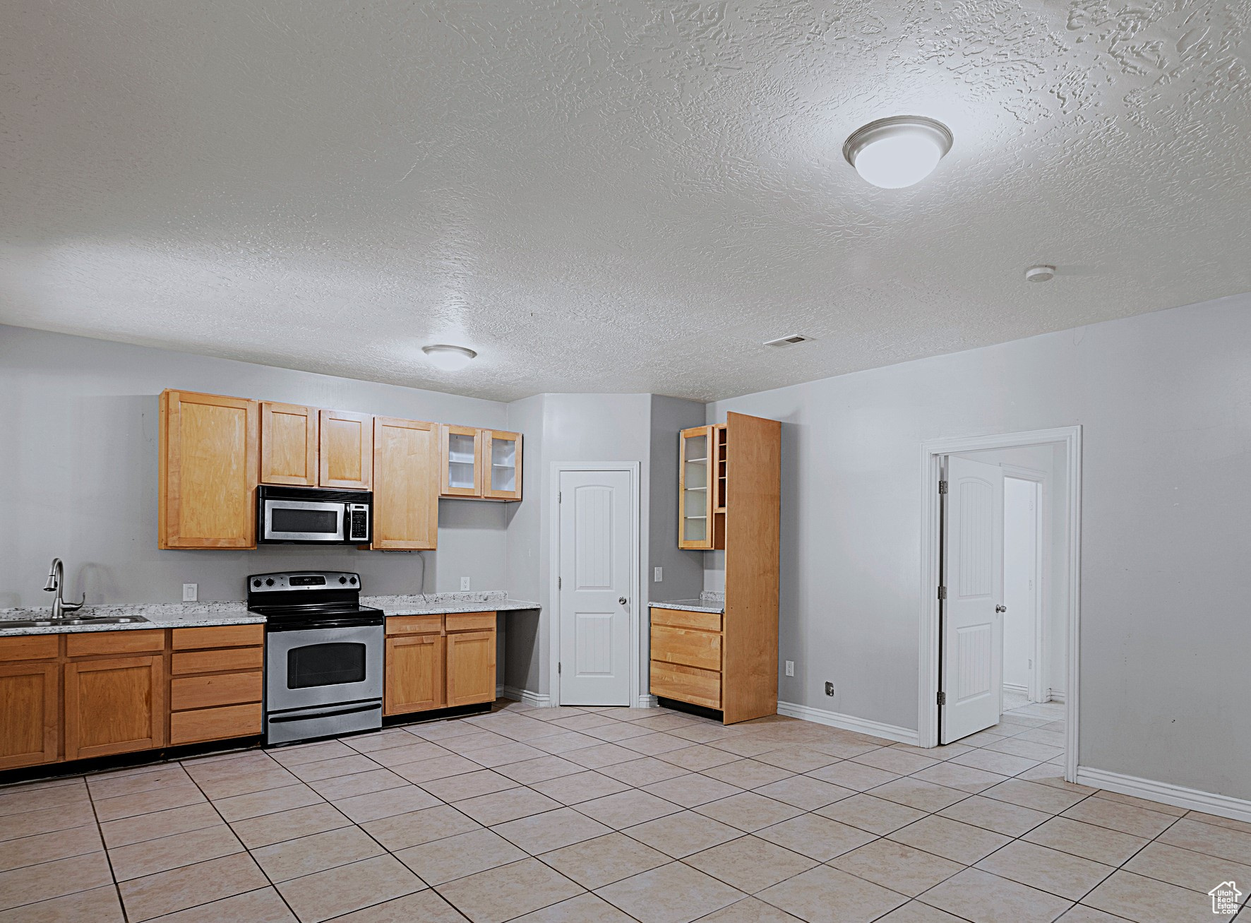West Valley City, Utah, 84119, United States, 8 Bedrooms Bedrooms, ,4 BathroomsBathrooms,Residential,For Sale,1905952