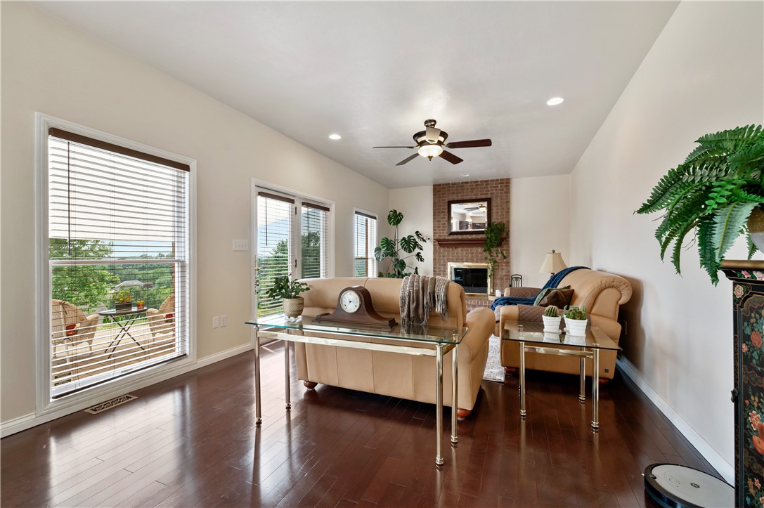 Penn Twp, Pennsylvania, 15642, United States, 5 Bedrooms Bedrooms, ,4 BathroomsBathrooms,Residential,For Sale,2001682