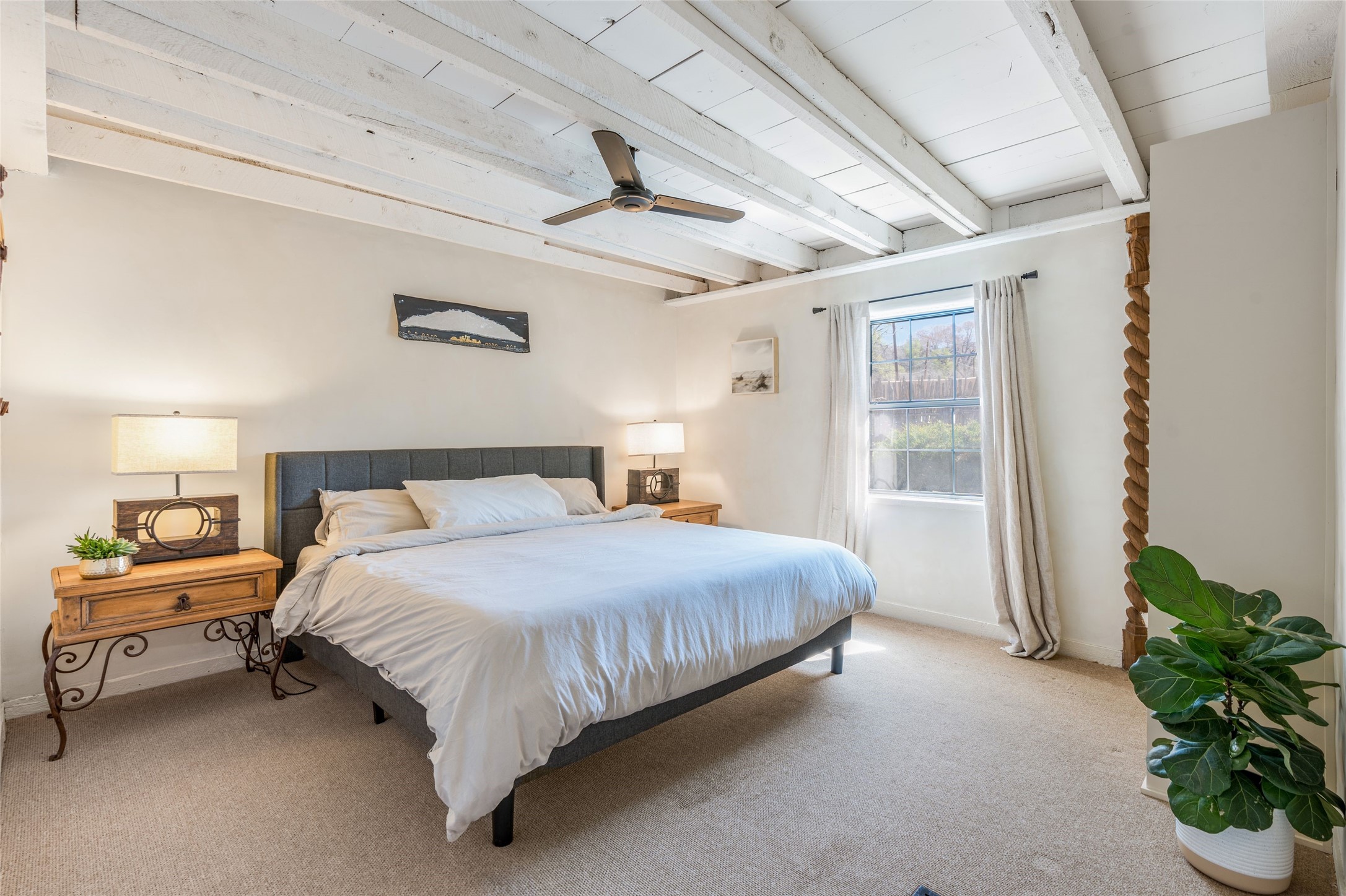  1402 Bishops Lodge Road #A - 物件實景