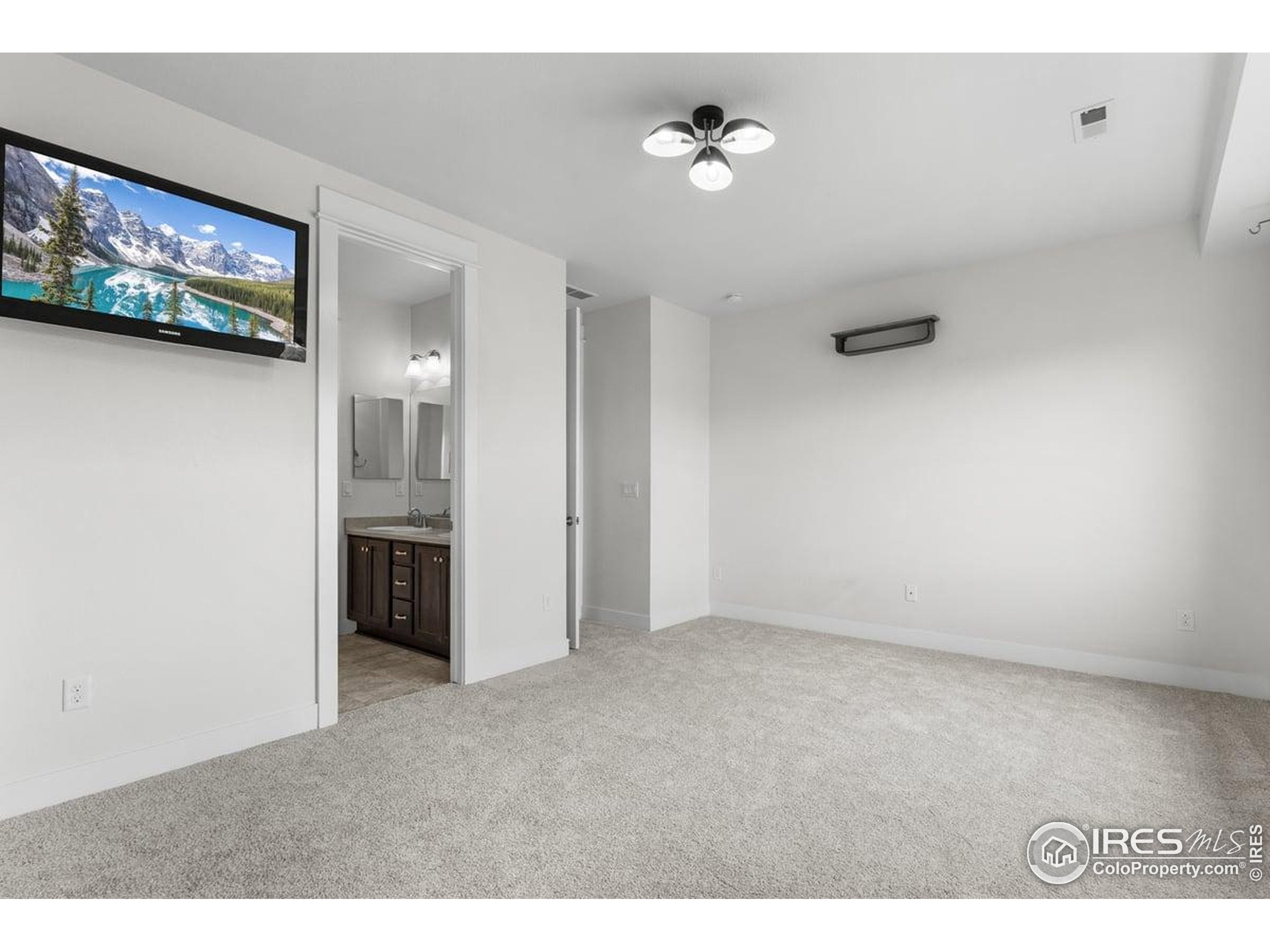 Windsor, Colorado, 80550, United States, 6 Bedrooms Bedrooms, ,4 BathroomsBathrooms,Residential,For Sale,1996243