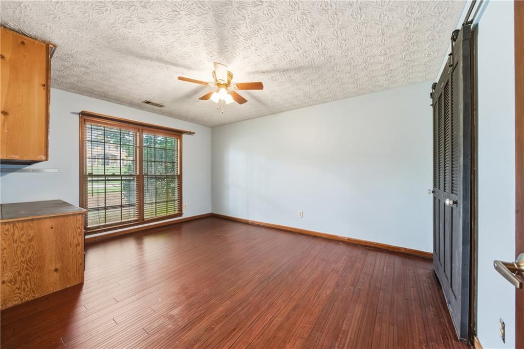 Roswell, Georgia, 30076, United States, 4 Bedrooms Bedrooms, ,3 BathroomsBathrooms,Residential,For Sale,2049337