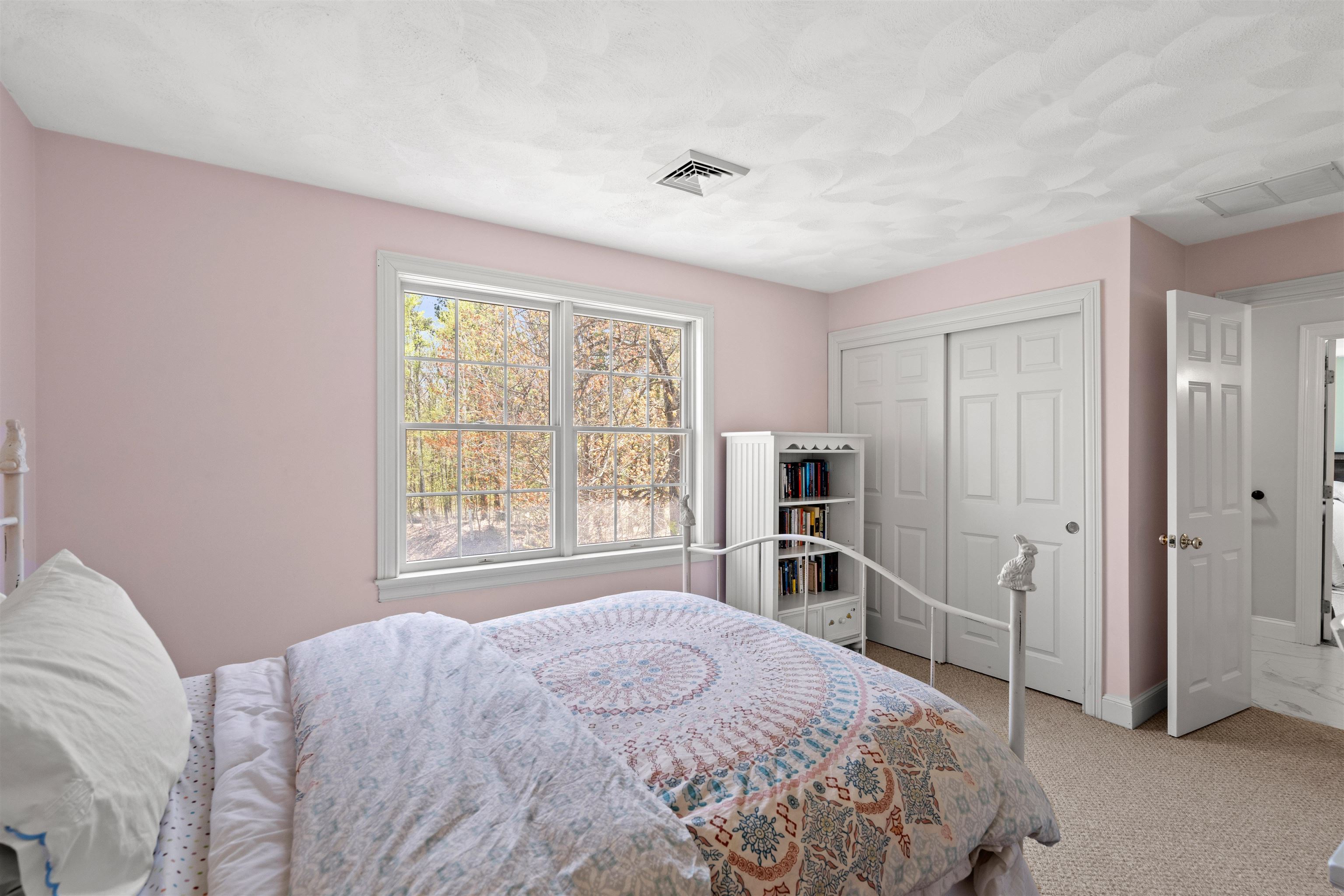 Hollis, New Hampshire, 03049, United States, 4 Bedrooms Bedrooms, ,3 BathroomsBathrooms,Residential,For Sale,1883296