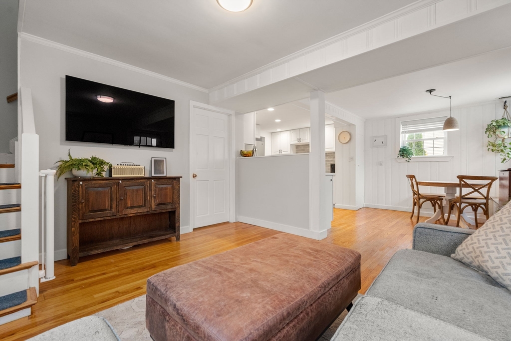 Kingston, Massachusetts, 02364, United States, 4 Bedrooms Bedrooms, ,1 BathroomBathrooms,Residential,For Sale,1991881