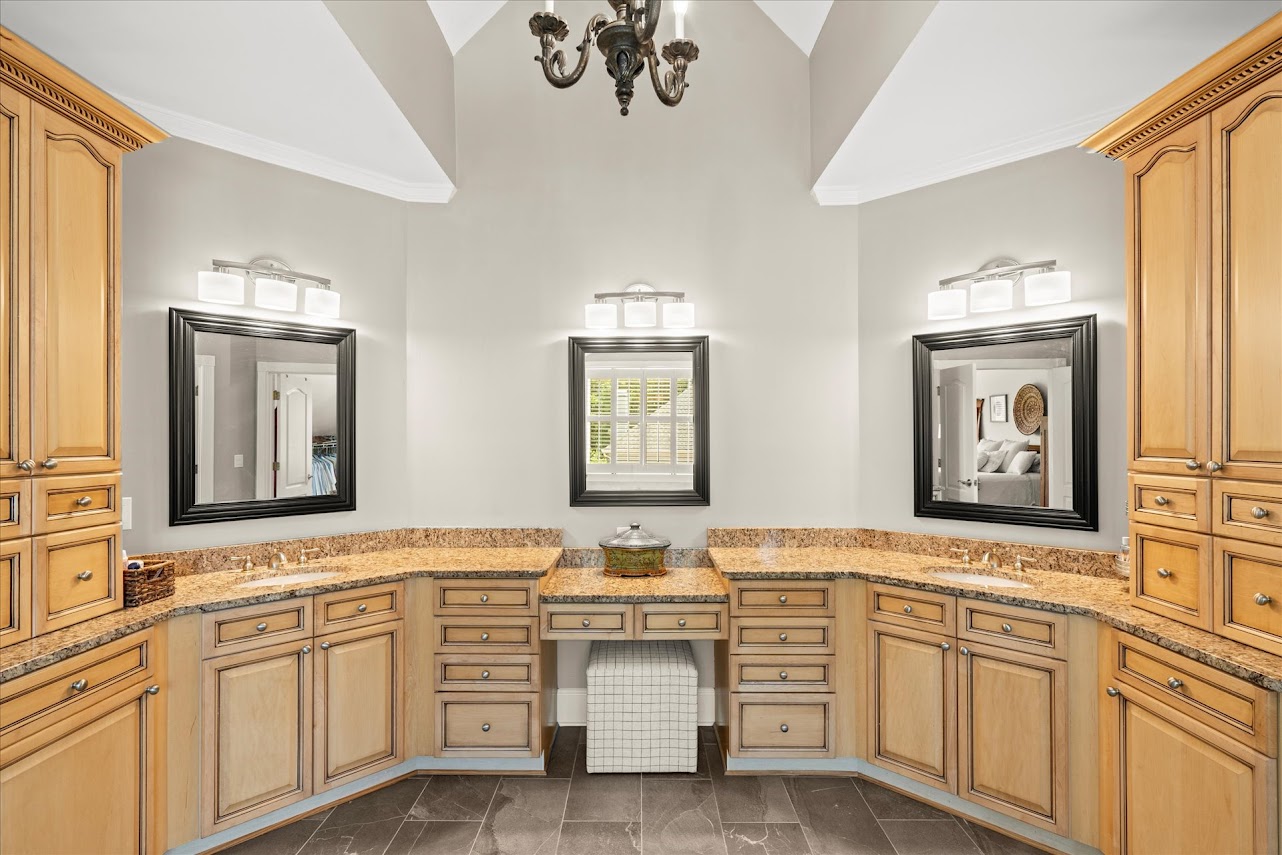 Carrollton, Georgia, 30116, United States, 6 Bedrooms Bedrooms, ,5 BathroomsBathrooms,Residential,For Sale,1893657