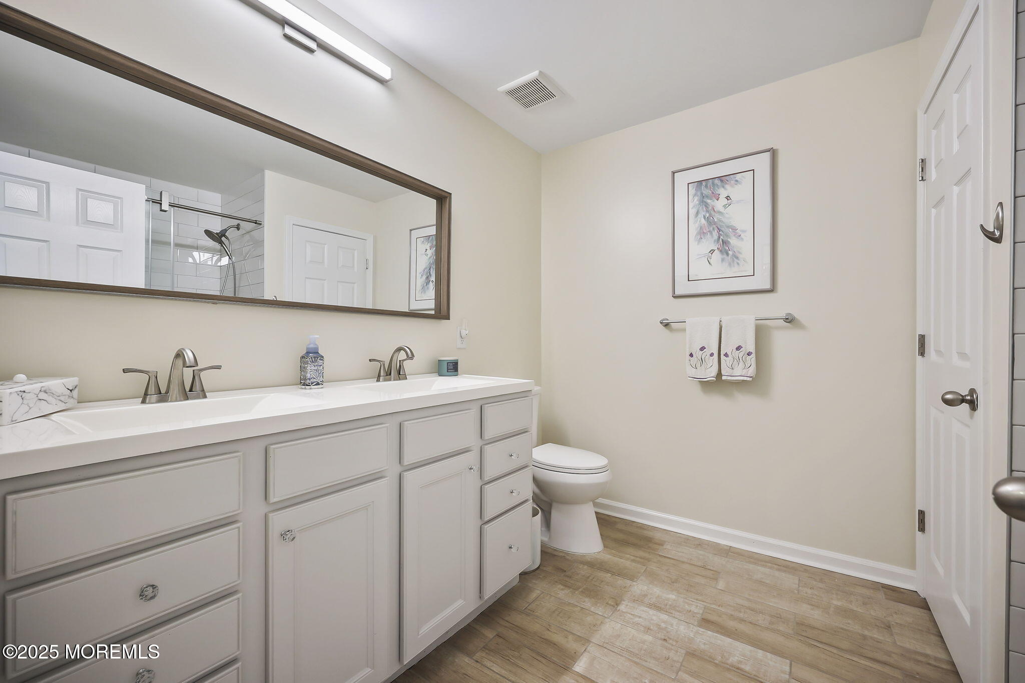 Shrewsbury Boro, New Jersey, 07702, United States, 3 Bedrooms Bedrooms, ,4 BathroomsBathrooms,Residential,For Sale,1942784